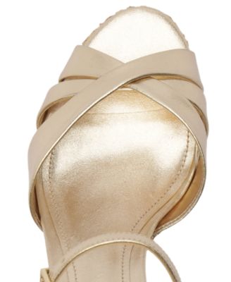 Women's Keefa Raffia Round Toe Sandals