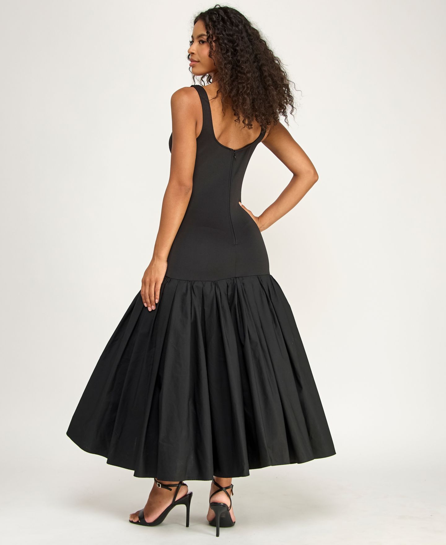 Женское платье Alex & Sophia Juniors' Scoop Neck Shirred Midi, цвет: Чёрный — фото 4