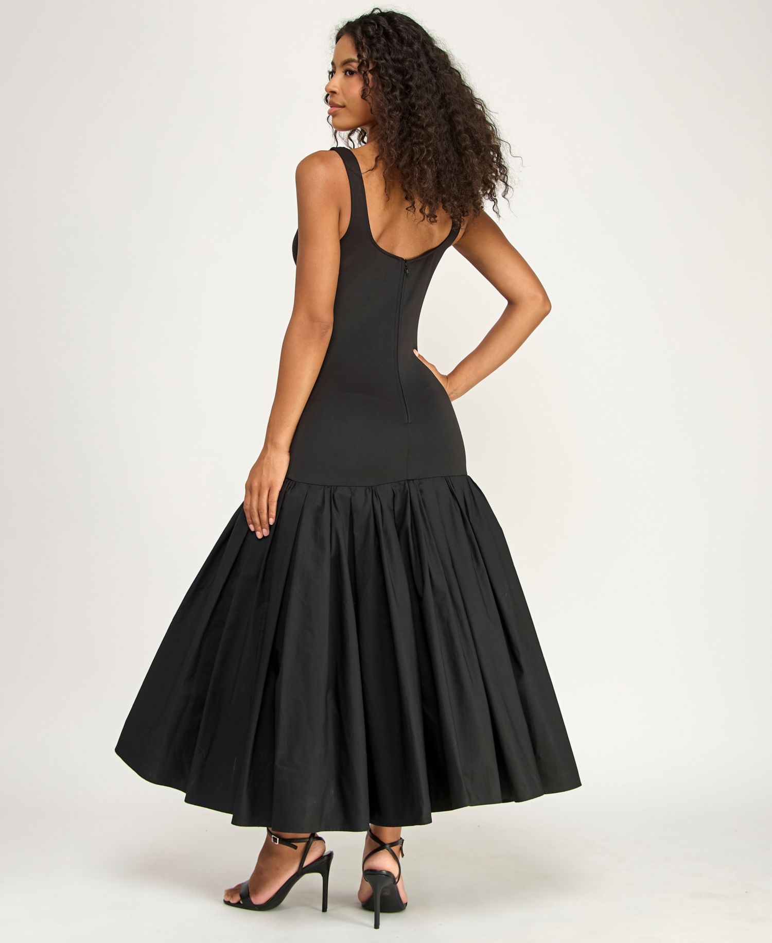 Juniors' Scoop Neck Shirred Midi Dress