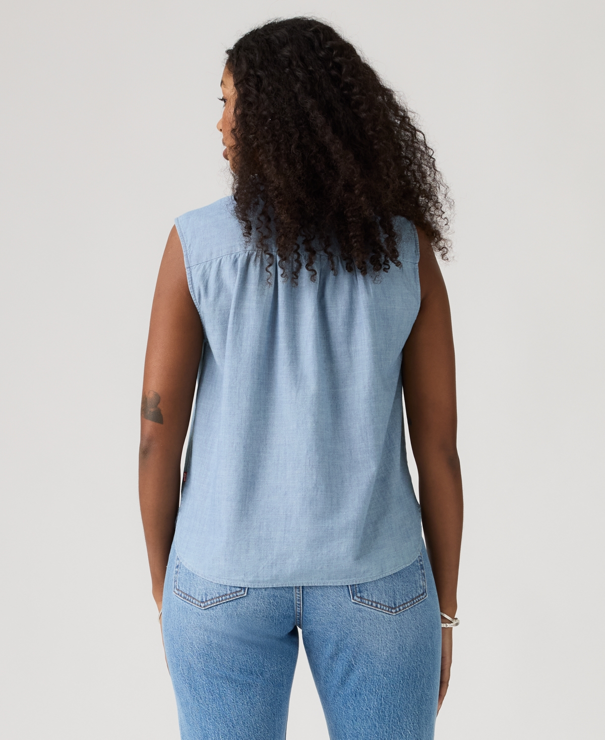 Levi's Women's Point Collar Relaxed-Fit Top