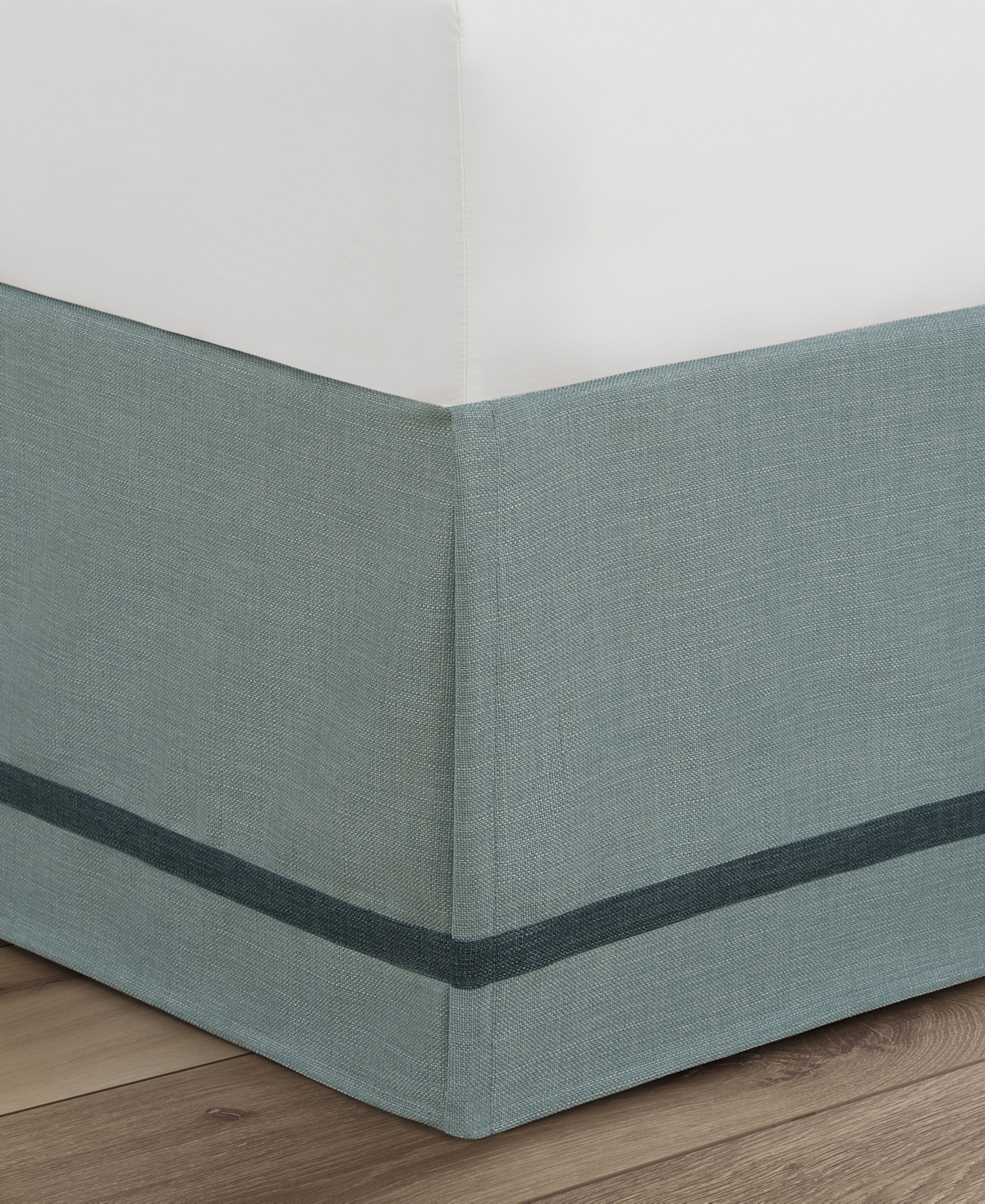 J Queen New York Blossom View Embroidered 4-Pc. Comforter Set