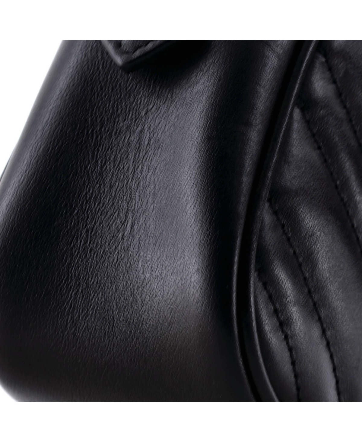 Pre-Owned Gucci Small Gg Marmont Shoulder Bag Matelasse Leather