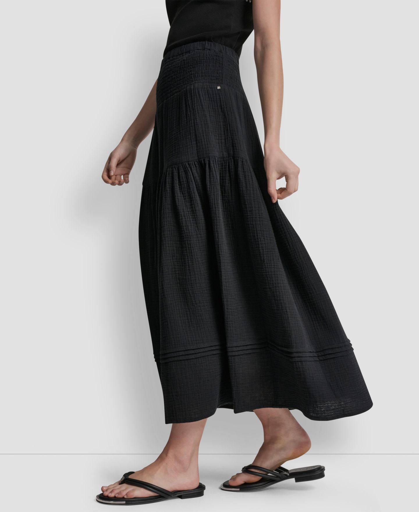 Женская юбка DKNY Jeans Smocked-Waist Tiered Maxi, цвет: Чёрный — фото 3