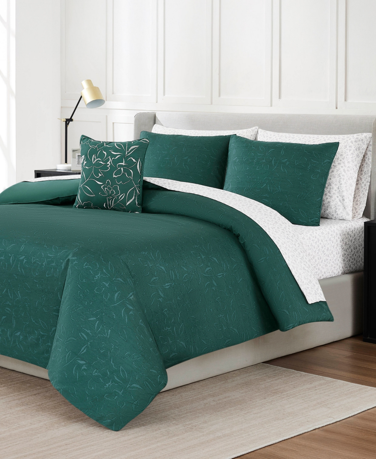 Nine West Abstract Bed in a Bag 8-Pc. Comforter Set