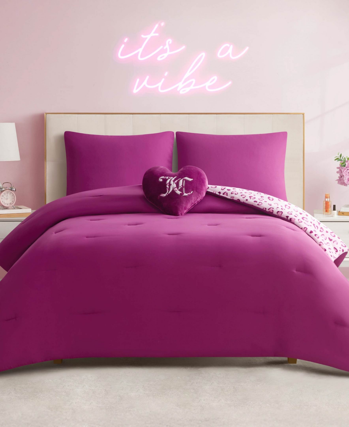 Juicy Couture Plush Reversible Leopard Hearts 4-Pc. Comforter Set