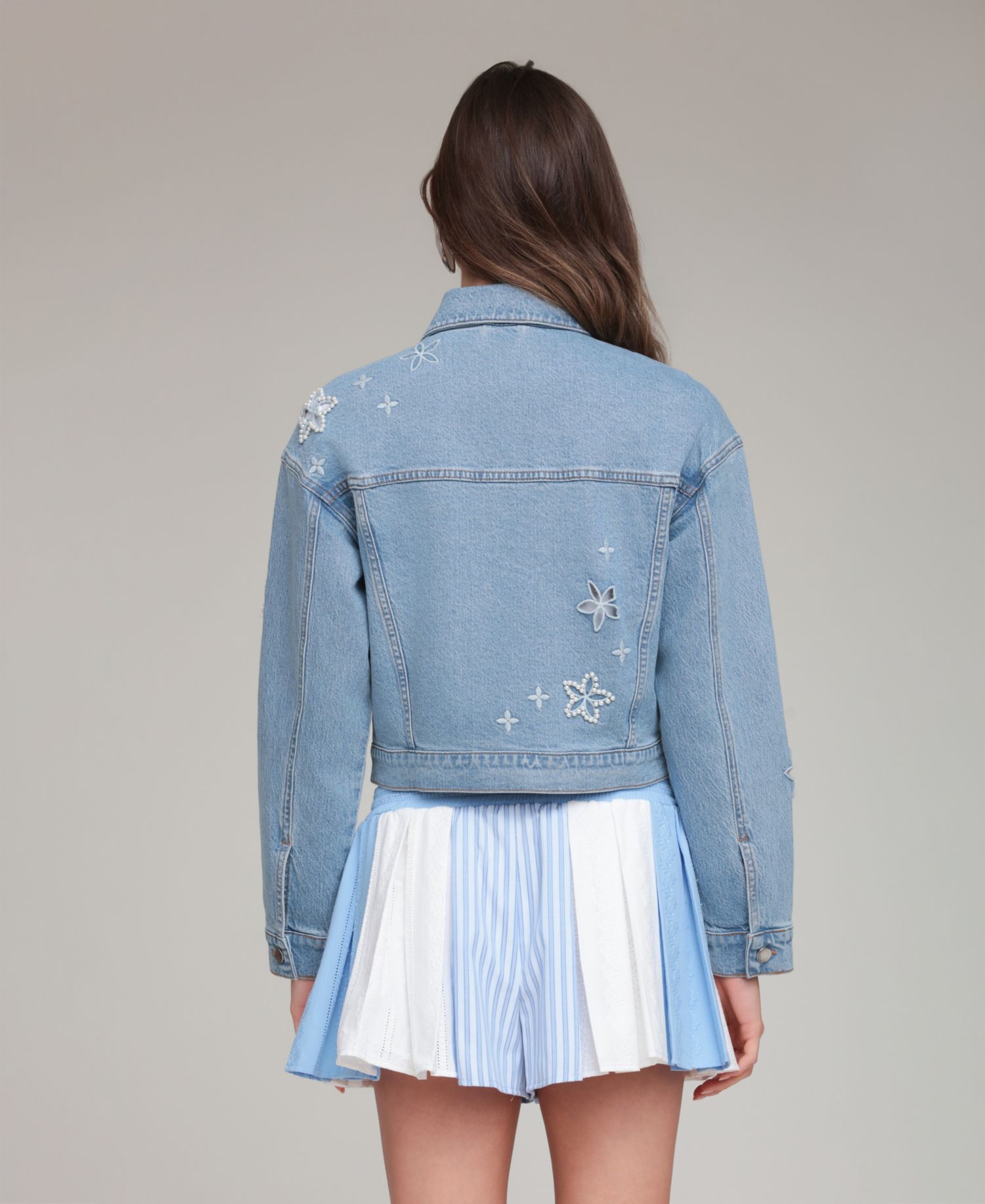 Women's Embroidered Detail Collared Denim Jacket