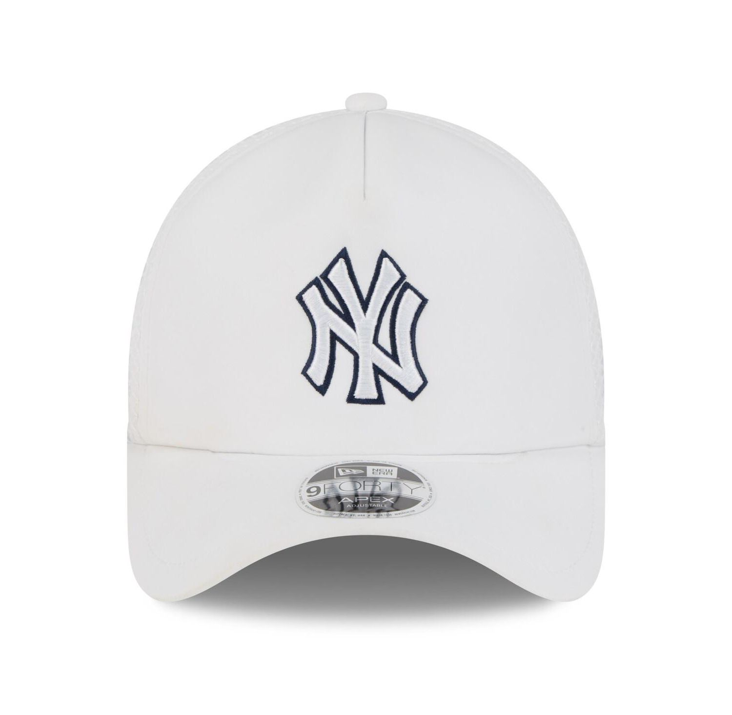 Men's White New York Yankees 2026 Batting Practice Apex 9FORTY Adjustable Trucker Hat