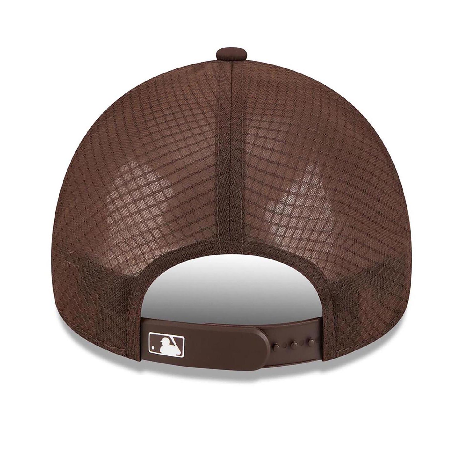 Men's Brown San Diego Padres 2026 Batting Practice Alternate Apex 9FORTY Adjustable Hat