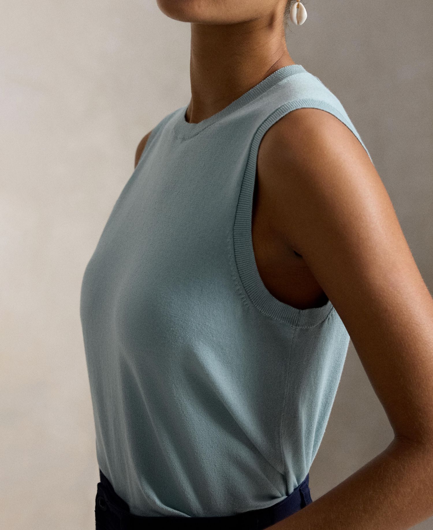 Women's Sleeveless Crewneck Sweater