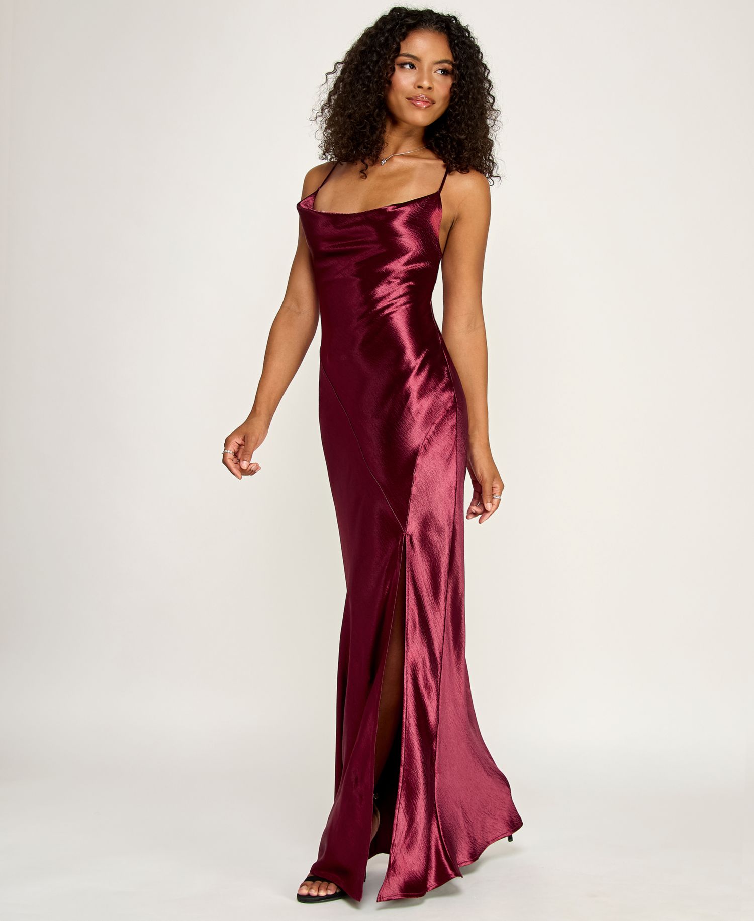 Juniors' Lace Back Scoop Neck Pull-On Gown