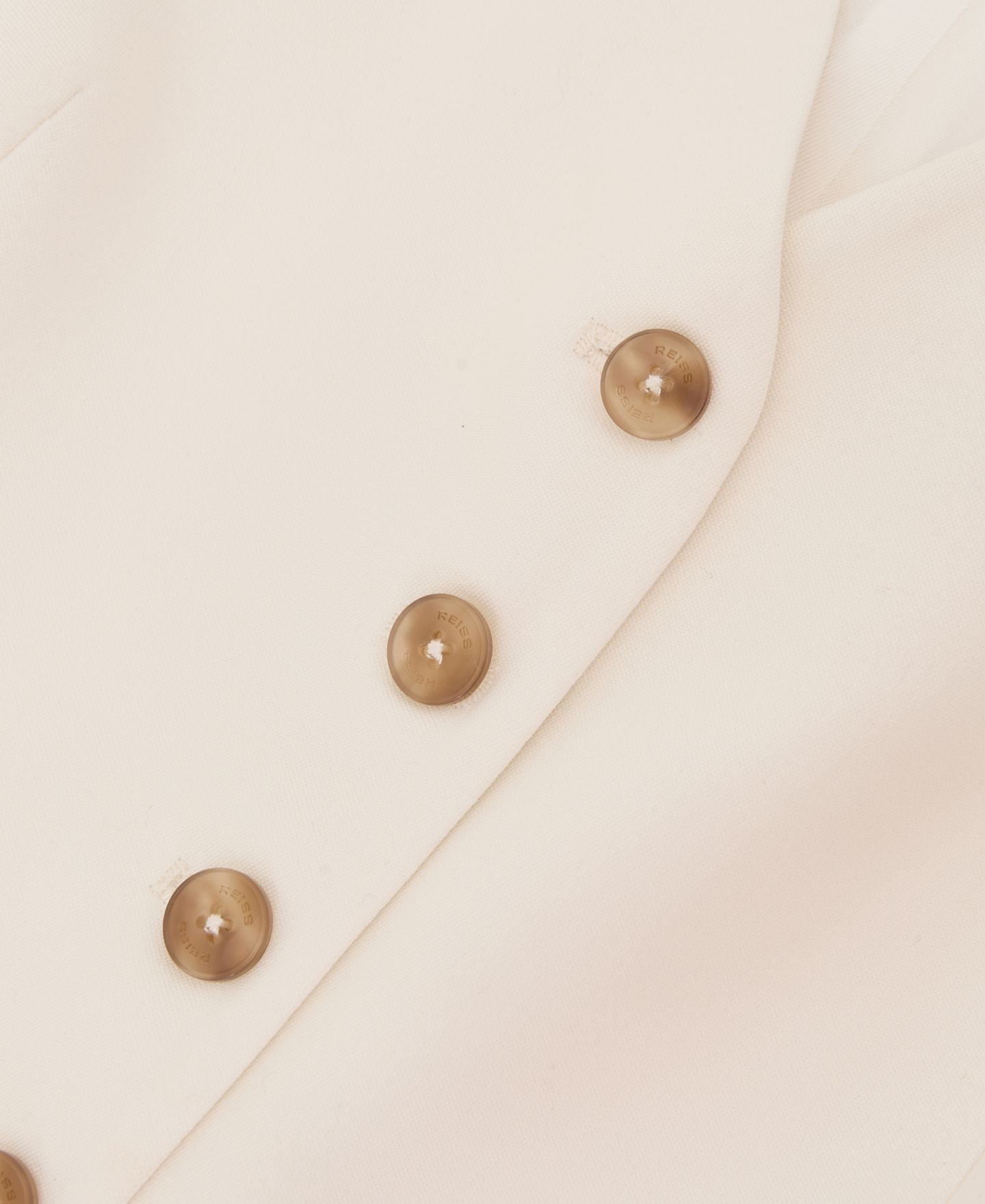 Женские куртки REISS Malin Button-Through Tailored Waistcoat, цвет: Кремовый — фото 5