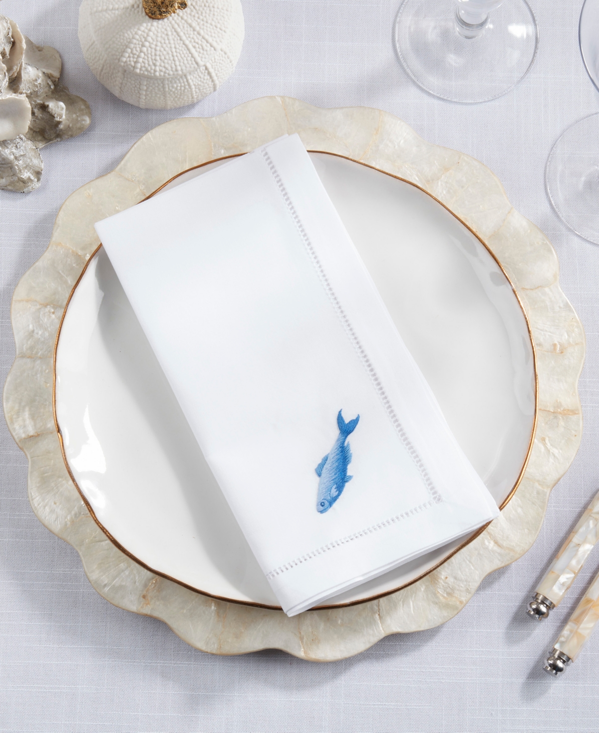 Saro Lifestyle Embroidered Fish Cotton Napkins, Set of 6