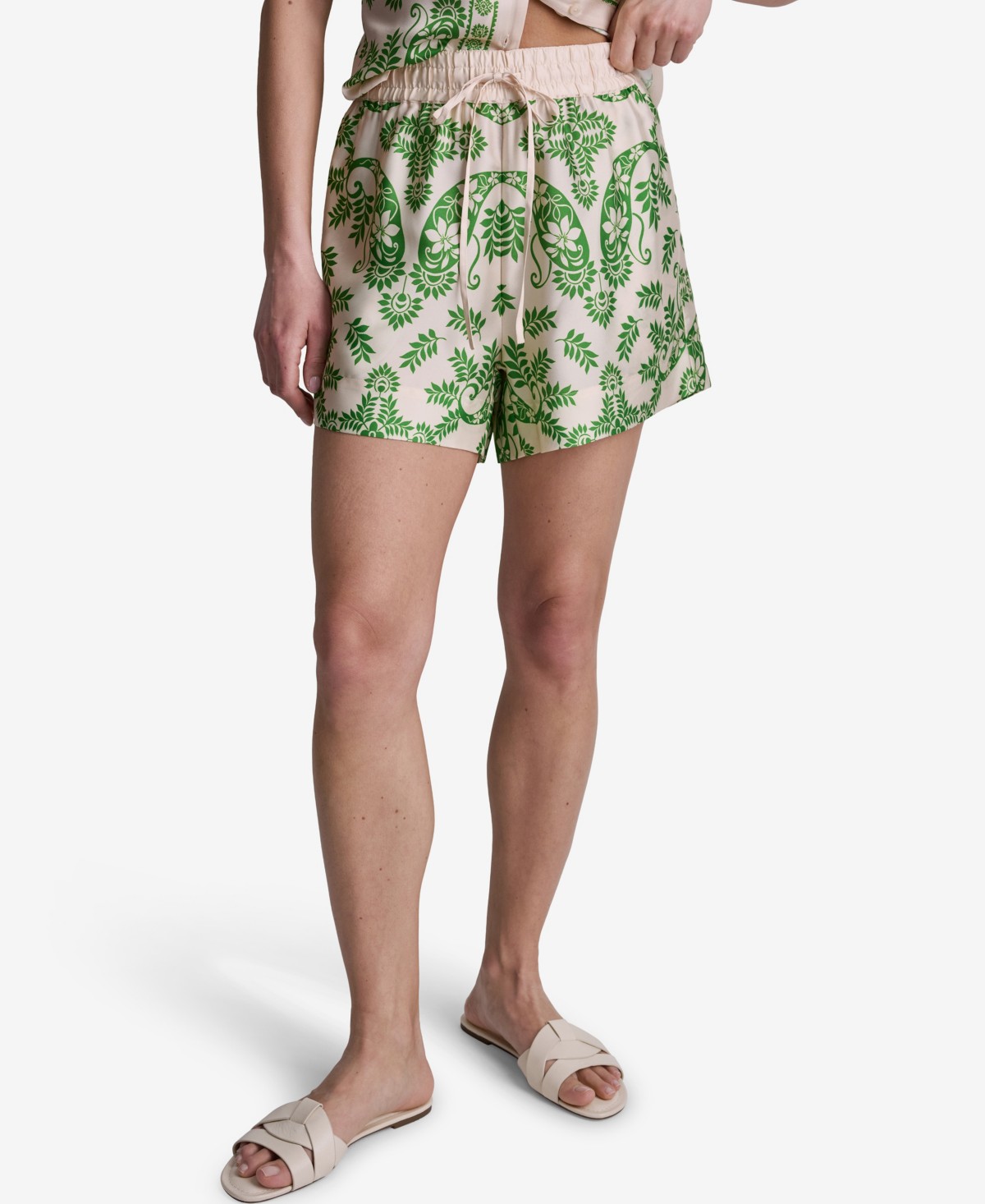 Женские BCBG Women's Botanical Print Pull-On Shorts — фото 6
