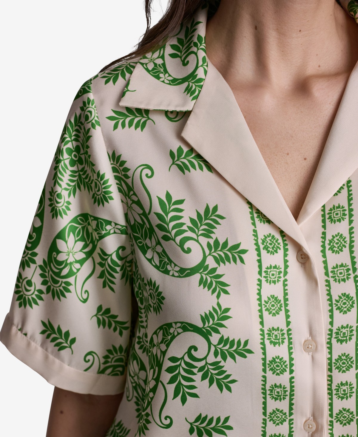 Женские топы BCBG Women's Botanical Print Short-Sleeve Button-Front Top — фото 5