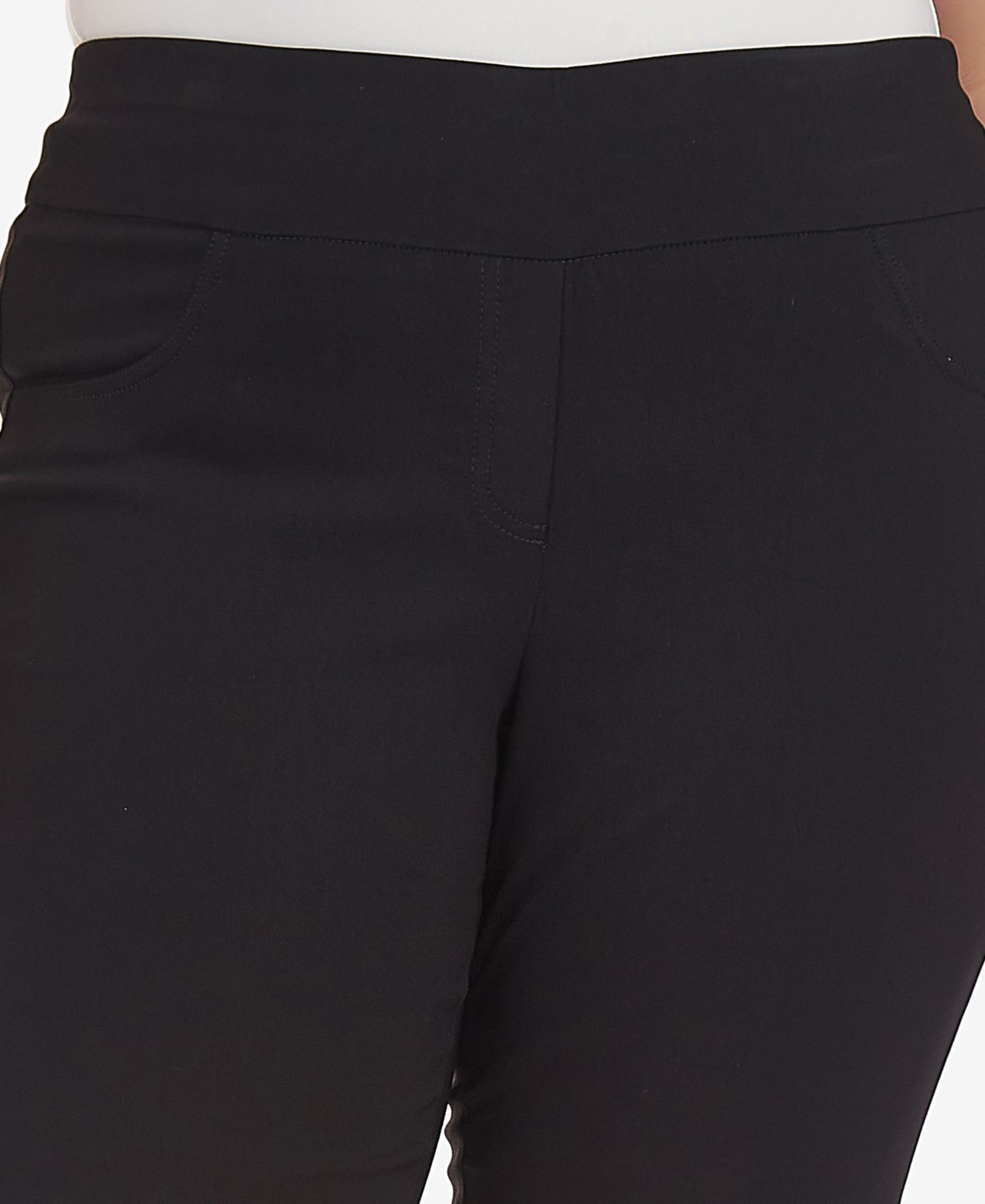 Plus Size Solid Color Tech Stretch Skimmer Shorts
