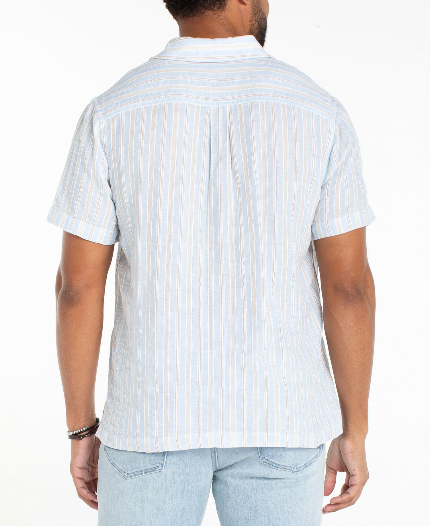 Men's Short-Sleeve Button-Up Shirt
