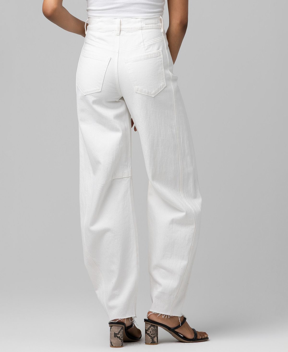 BLANK NYC Women's Zip-Fly Five-Pocket Styling Jeans view 4 — MAYCSS fashion products