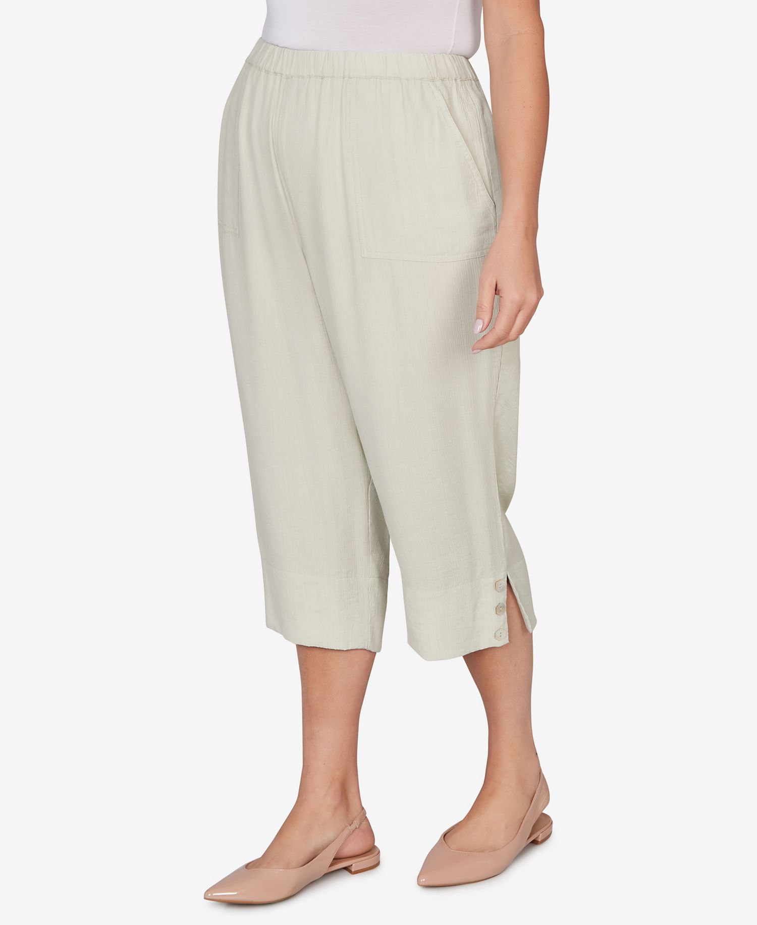 Plus Size Vintage Charm Front Pocket Capri Pants
