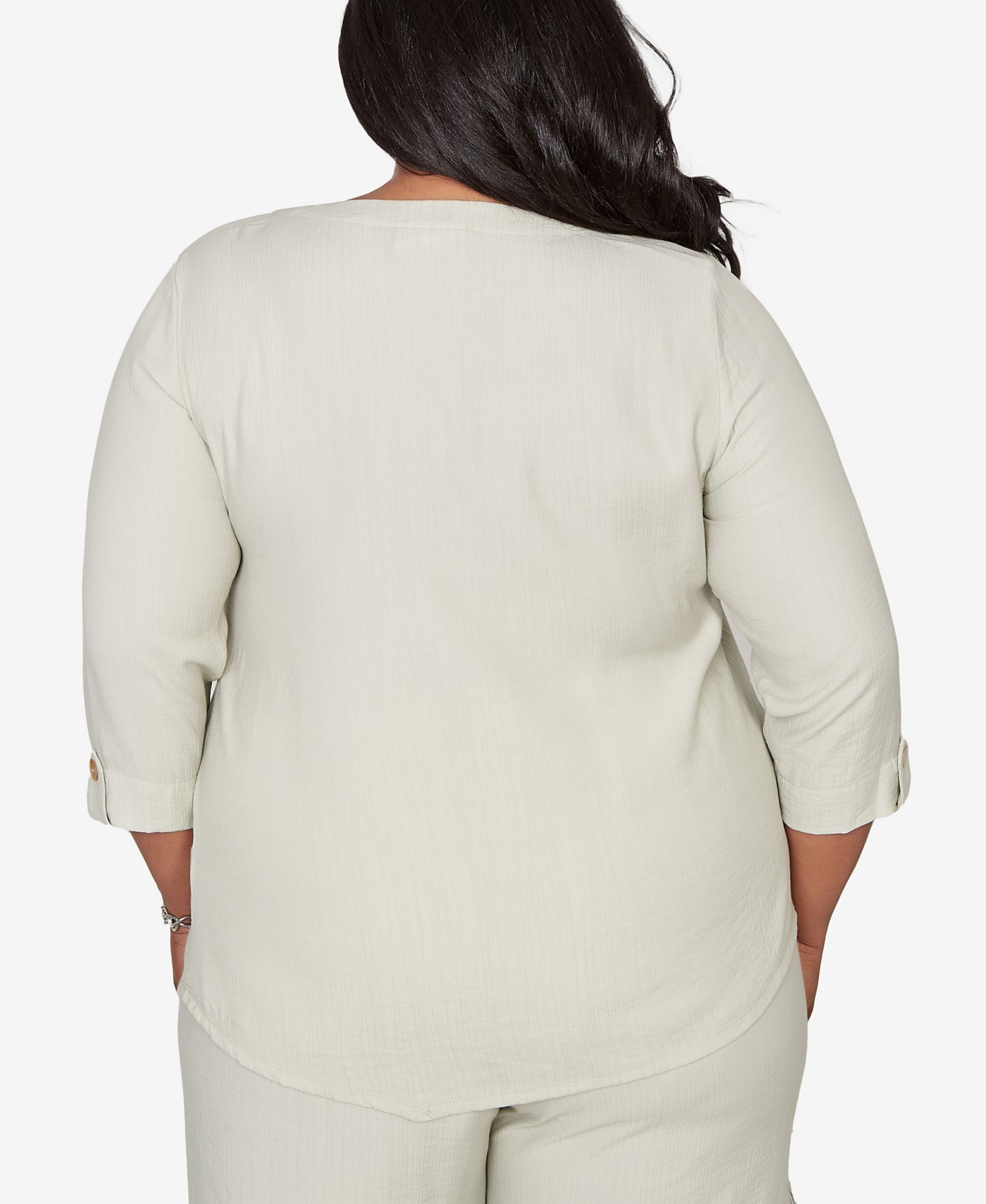 Plus Size Vintage Charm Diagonal Spliced Detailed Top with Necklace