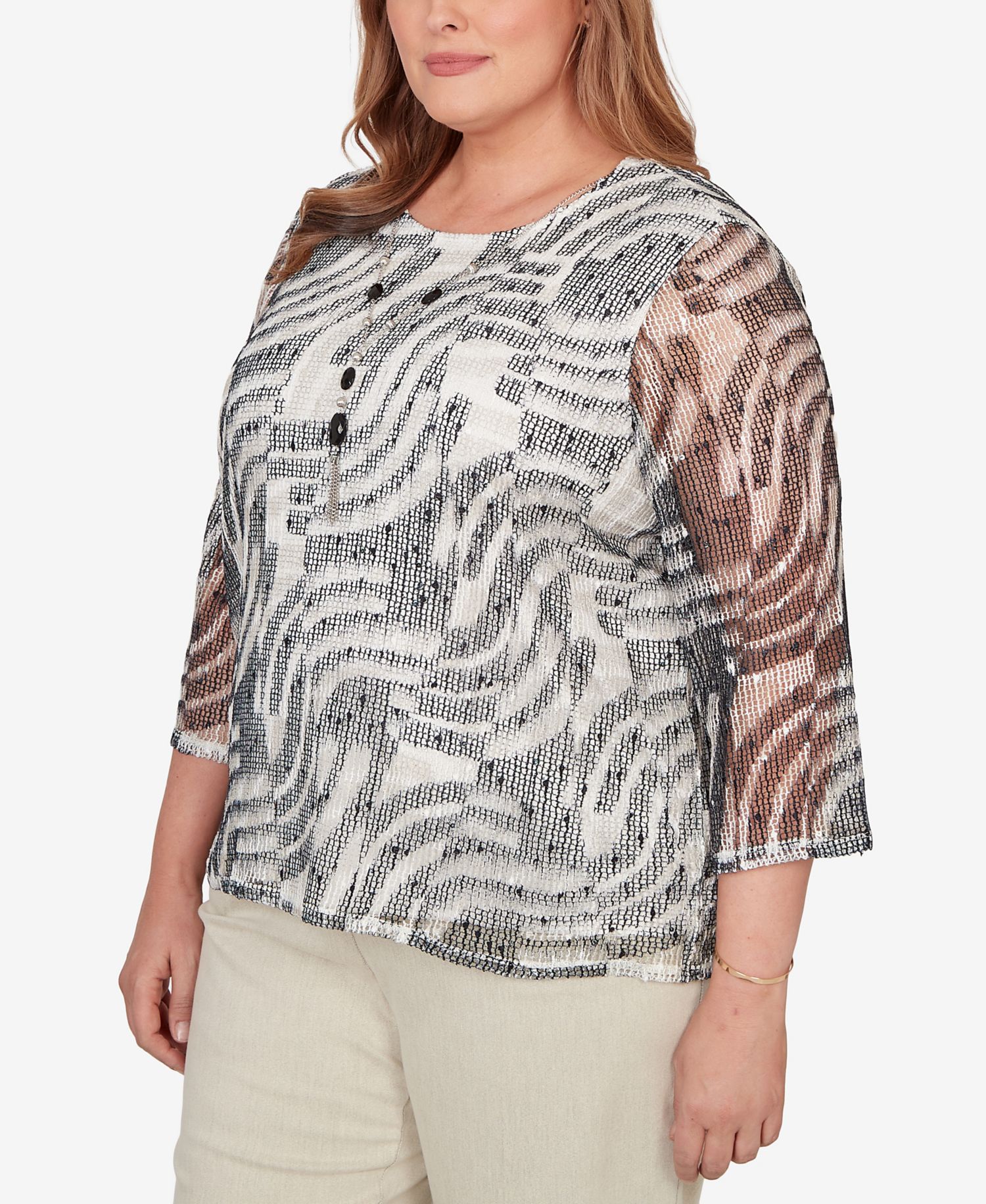 Plus Size Detail Driven Animal Popcorn Embellished Top with Necklace