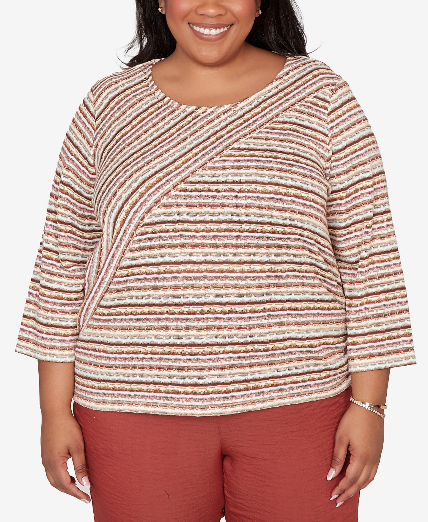 Женский топ Alfred Dunner Plus Size Spice Market Spliced Textured Stripe Ruched Tie, цвет: Коричневый разноцветный — фото 1