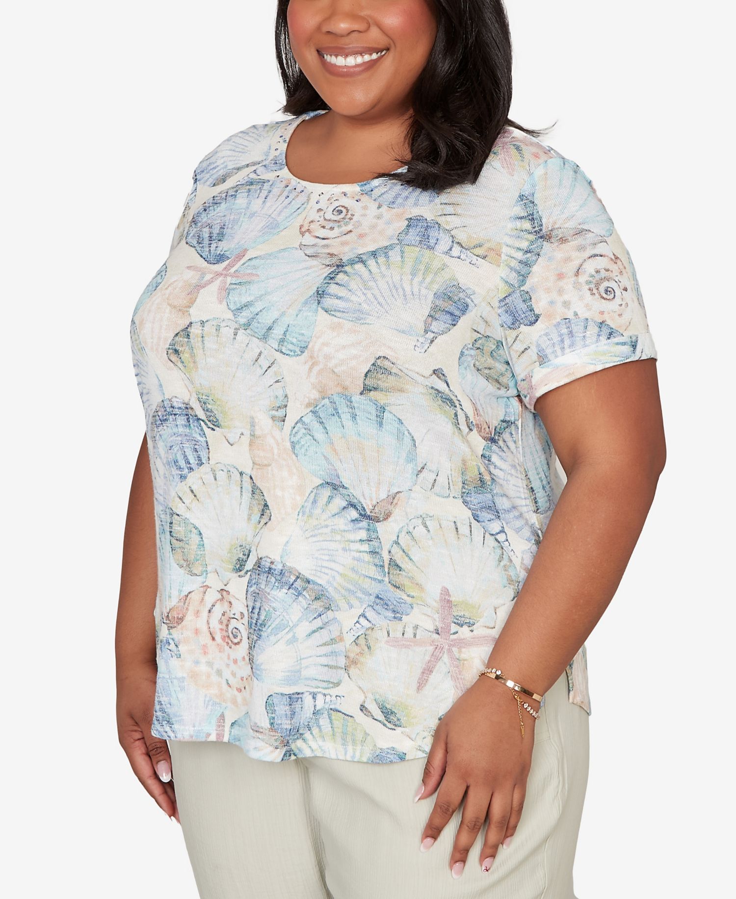 Plus Size Vintage Charm Seashells Embellished Solid T-Shirt