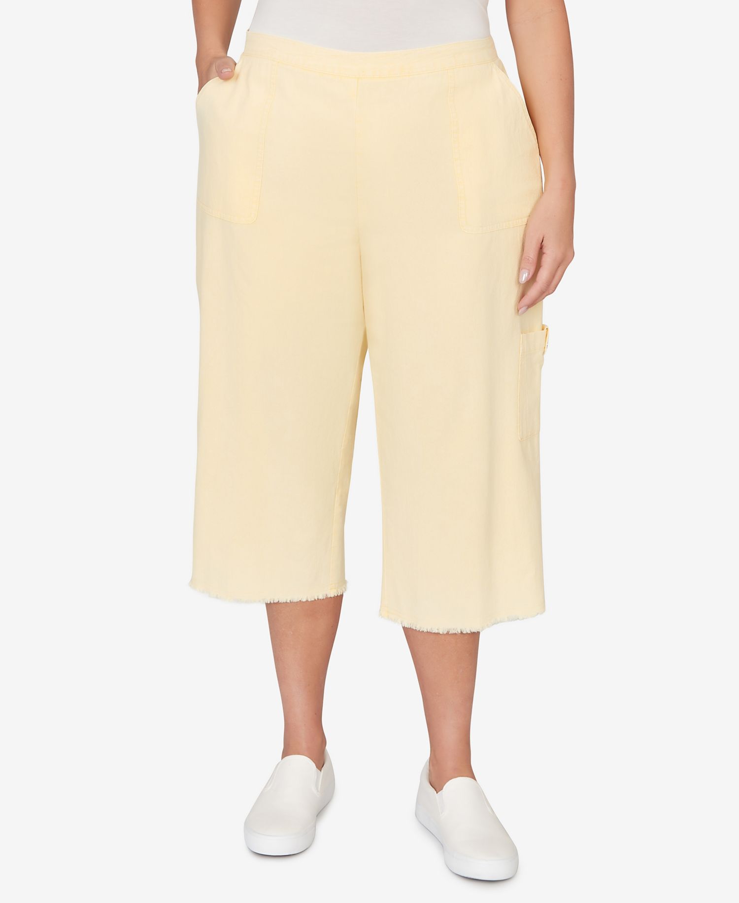 Plus Size Out of the Blue Fringe Denim Patch Pocket Capri Pants