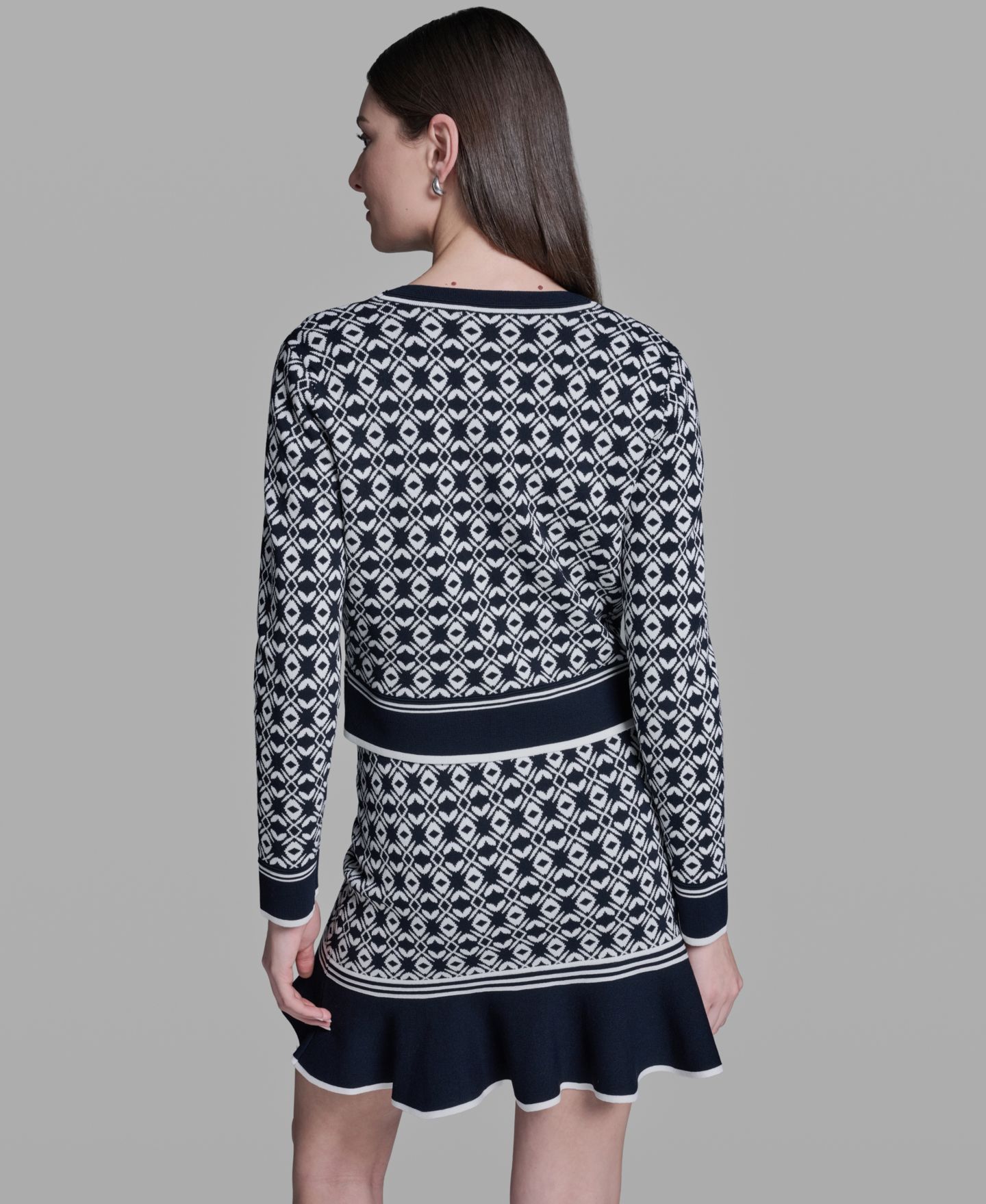 Женская куртка BCBG Printed Crewneck Sweater Jacket, цвет: Глубокий морской / Белый — фото 4