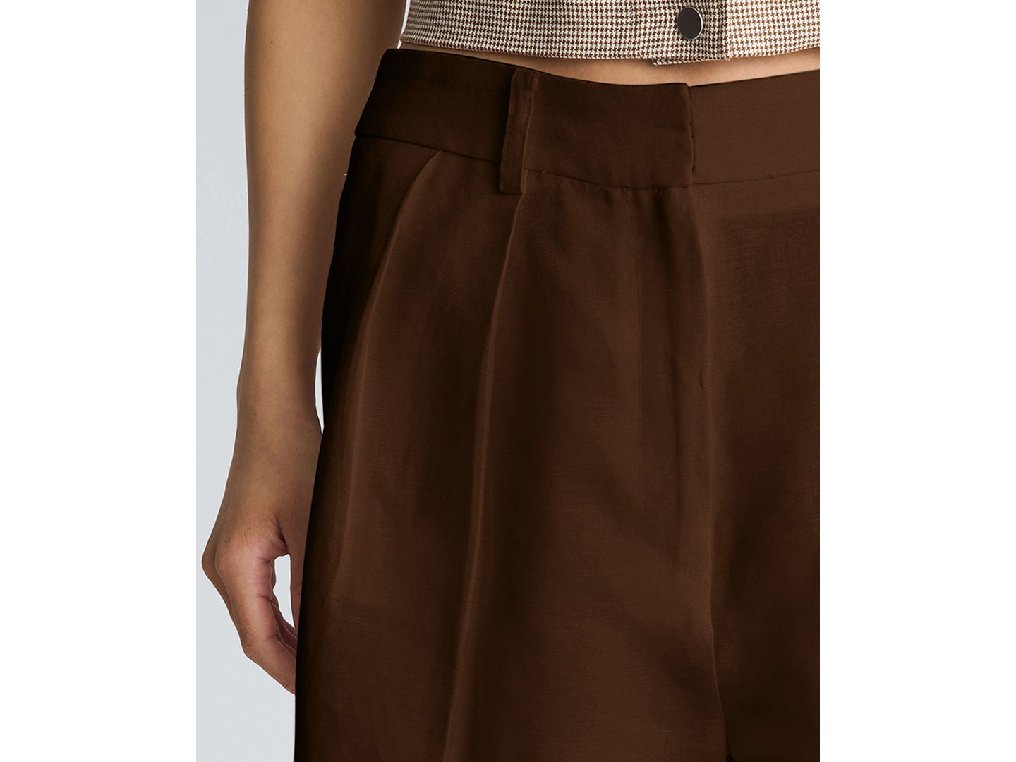 Женские шорты Kenneth Cole High-Rise Pleated Linen Blend, цвет: Коричневый — фото 4