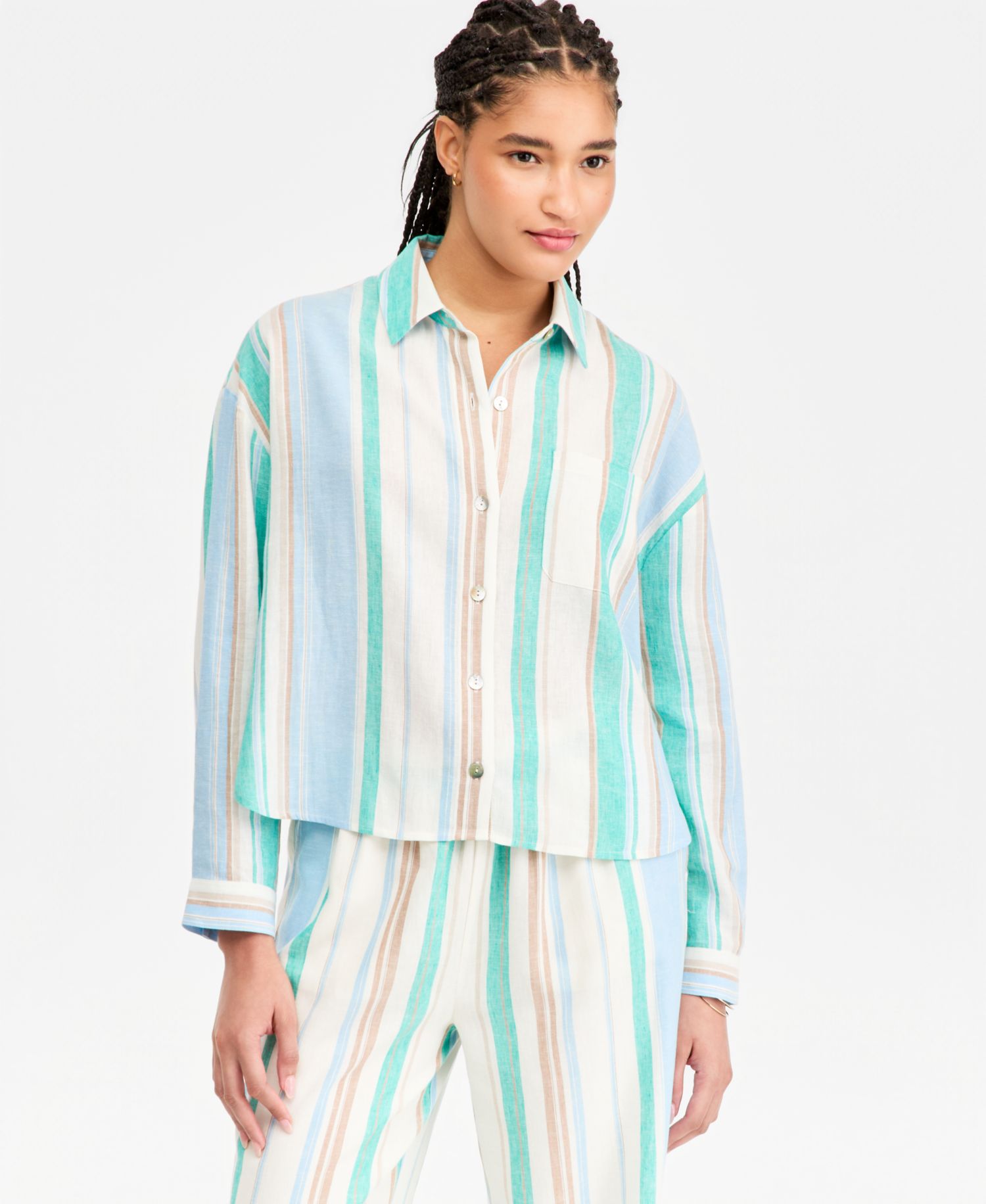 Women's Long-Sleeve Relaxed Button-Down Shirt