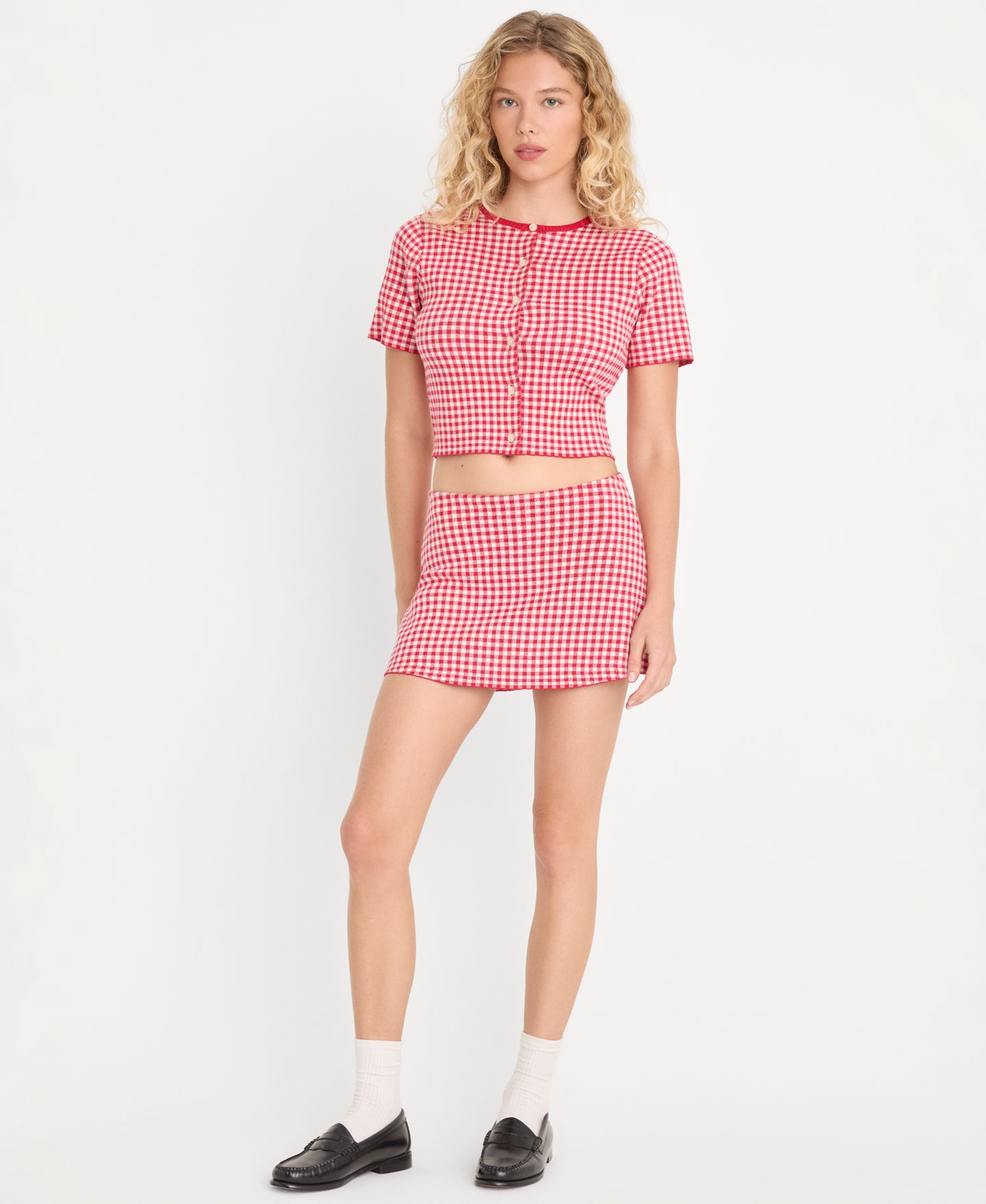 Женский кардиган Good American Cropped Short-Sleeve Cardigan, цвет: Вишнёвый в мелкую клетку — фото 2