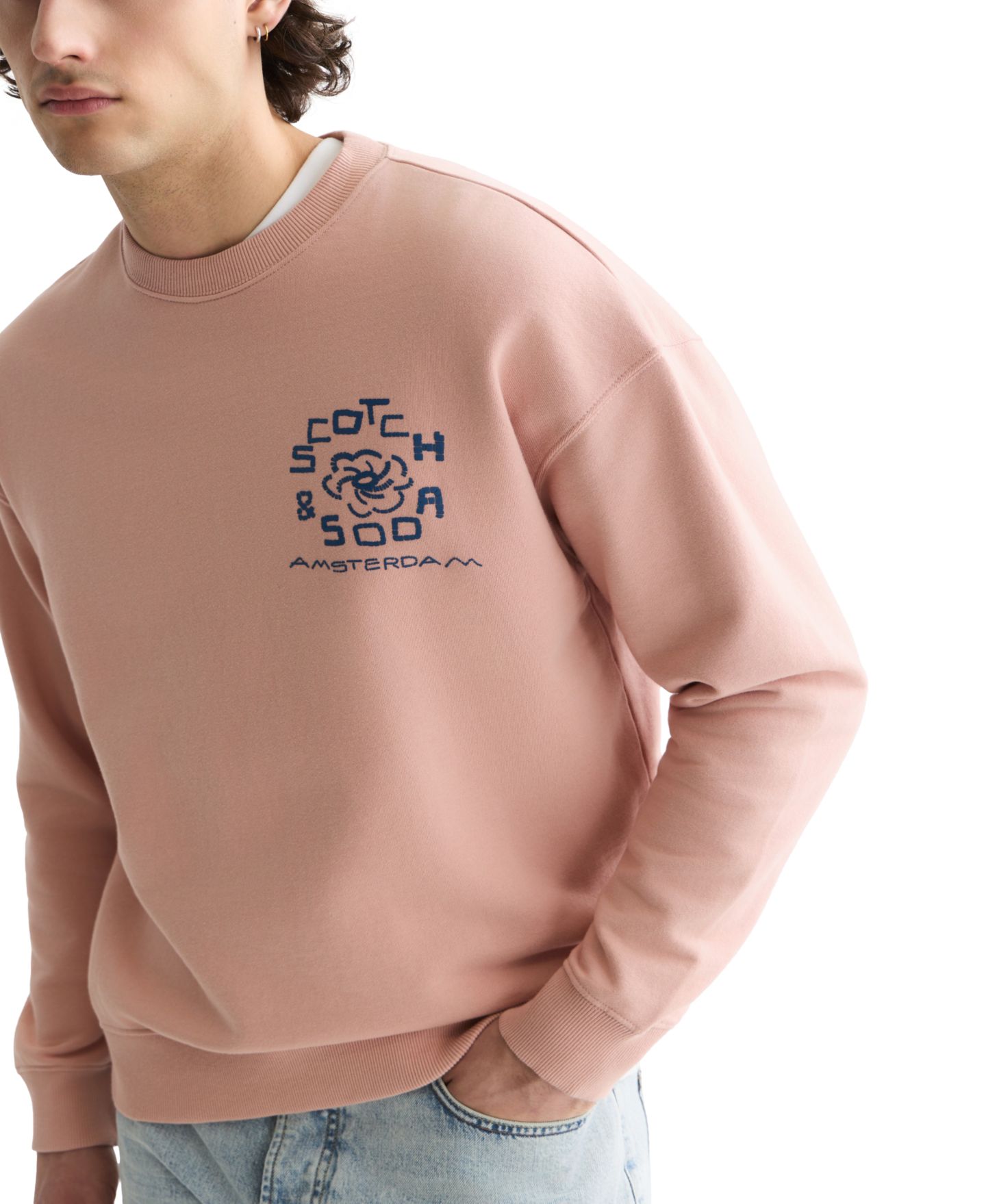 Мужской свитшот SCOTCH & SODA Tile Artwork Relaxed-Fit Crewneck, цвет: Розовый — фото 2