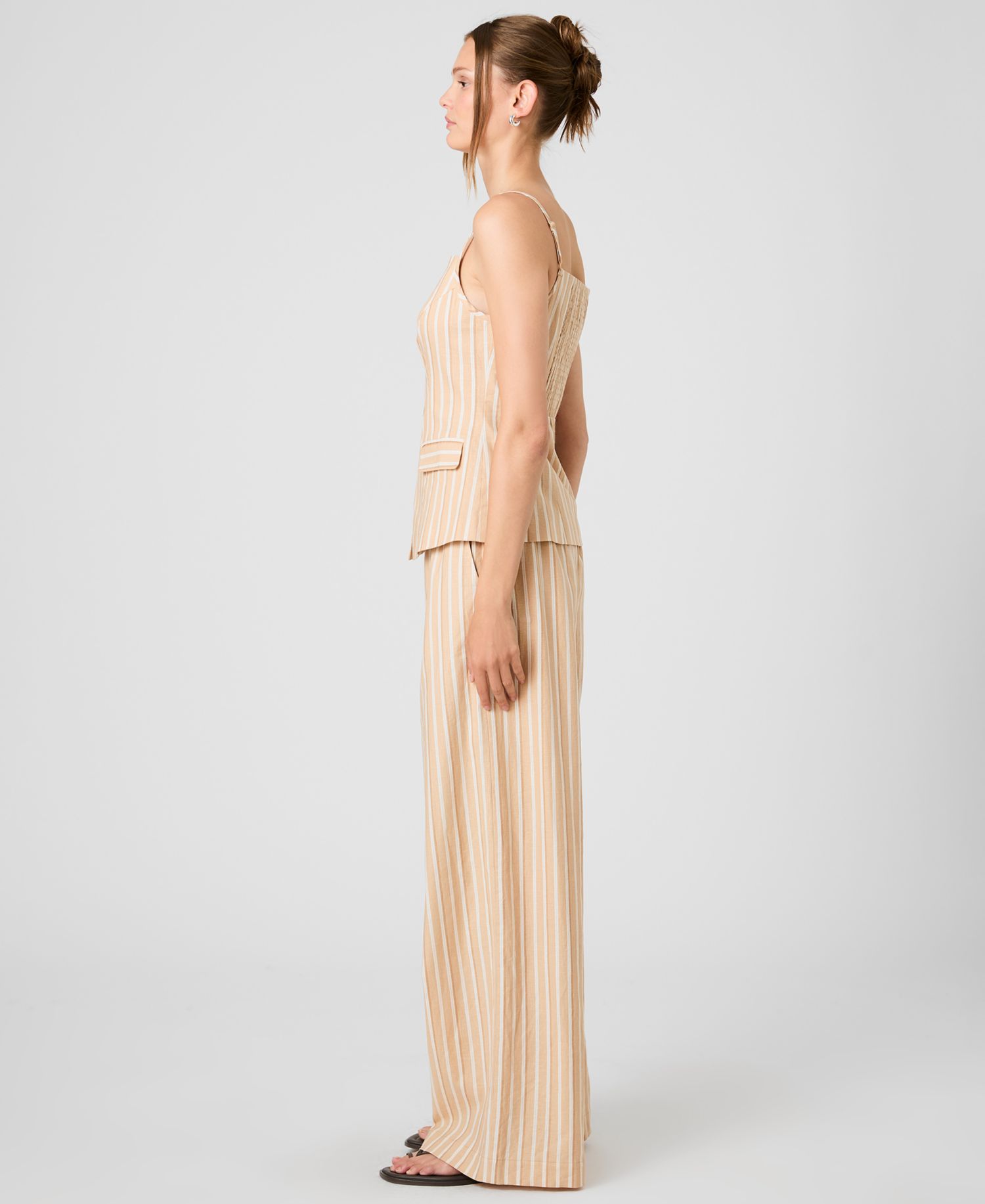 Women's Sleeveless Tailored Top