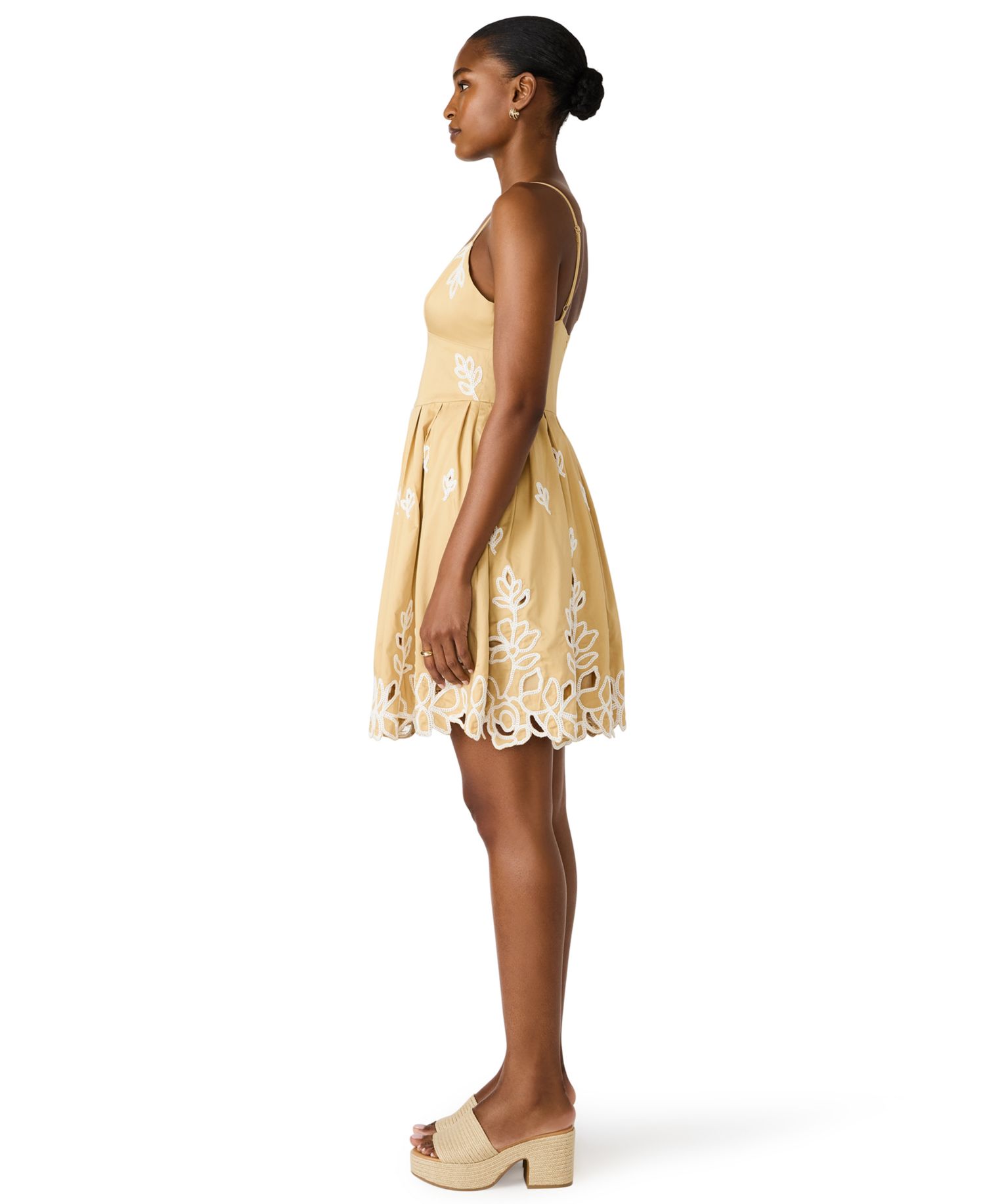Emelia Sweetheart Neck Dress