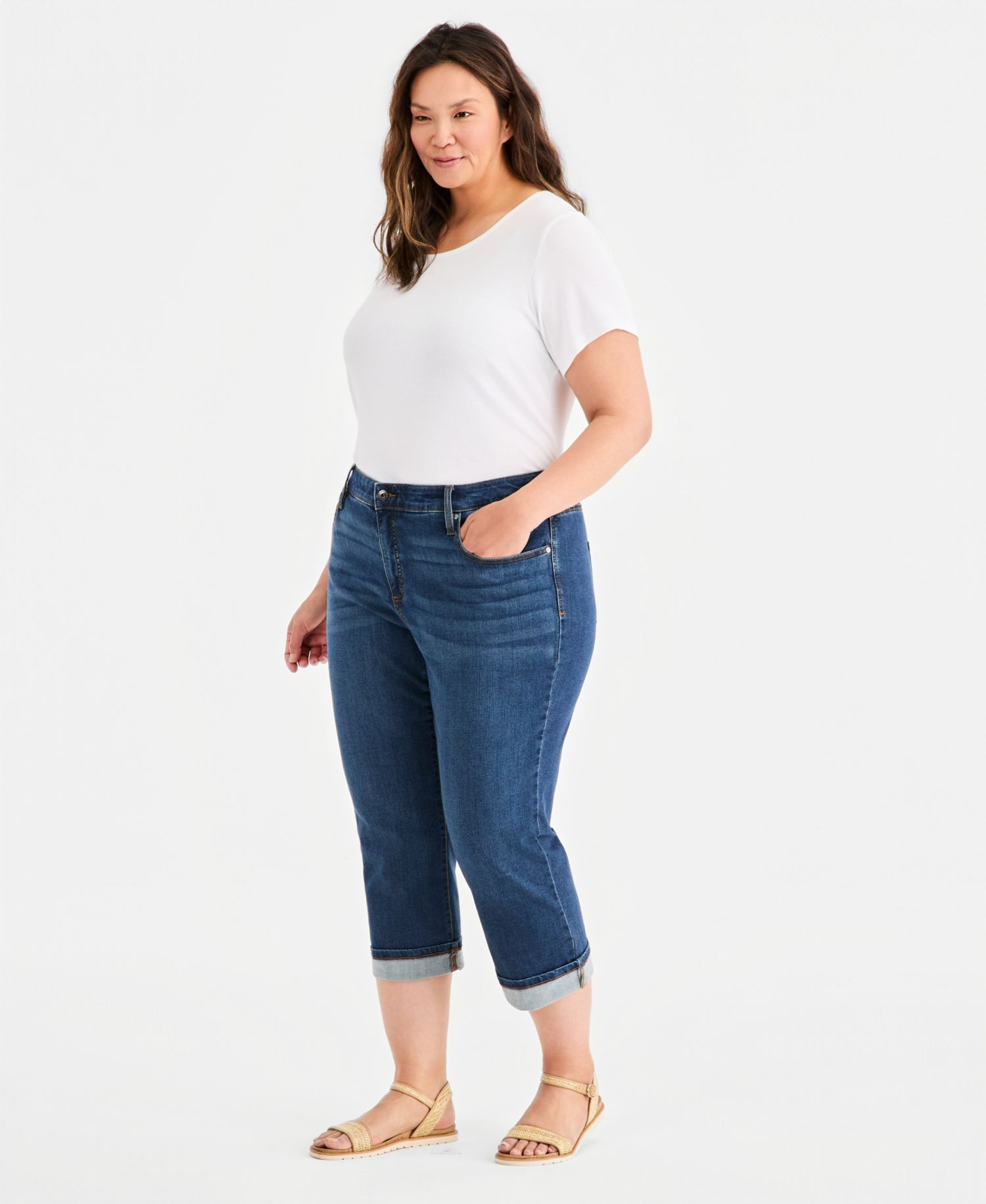 Plus Size Mid-Rise Curvy Capri Jeans