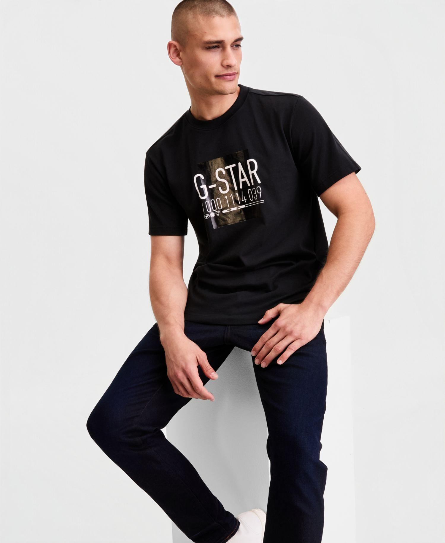 Men's Slim-Fit Five-Pocket Jeans