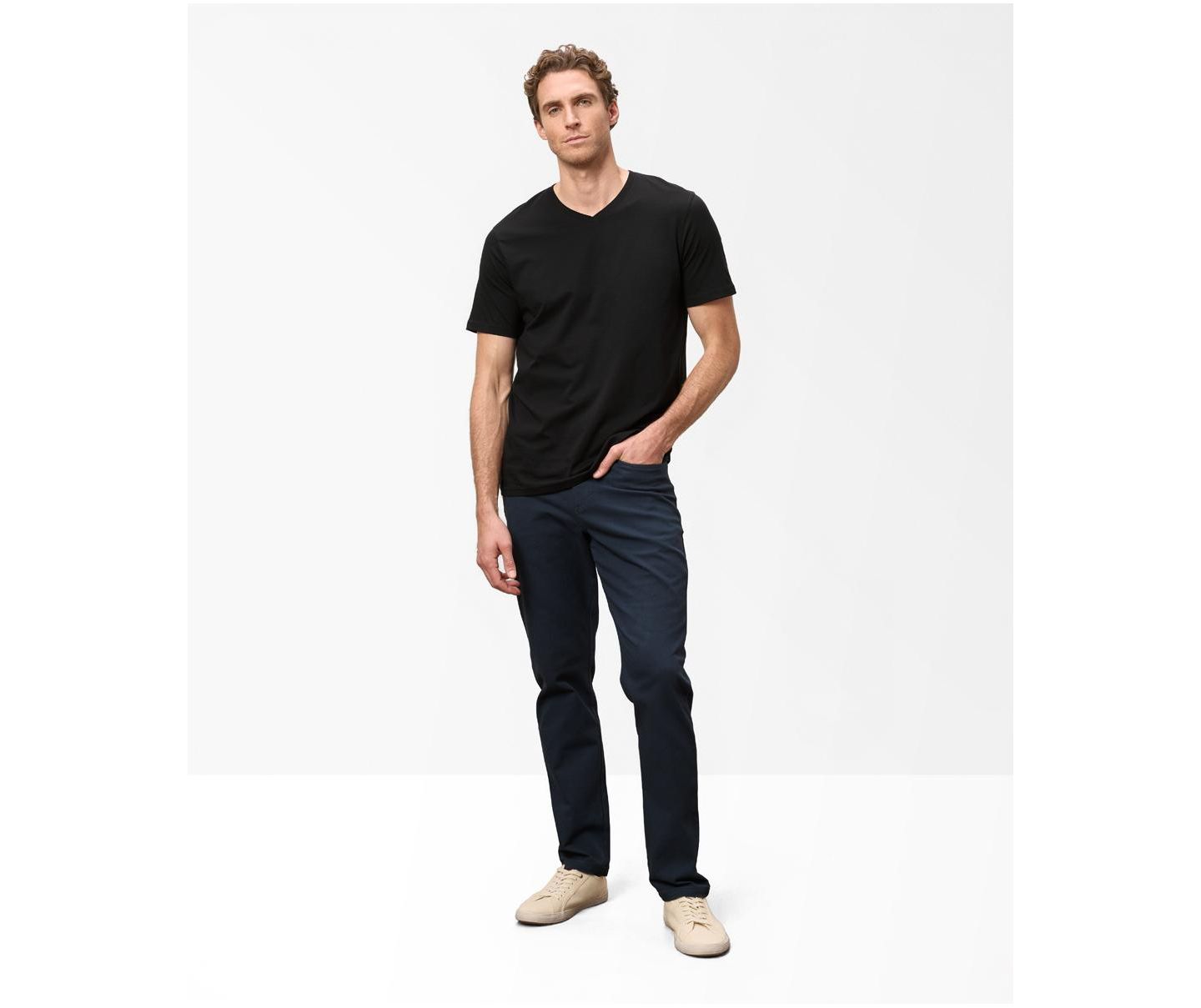 Мужская футболка Pact Organic Cotton Essential V-Neck, цвет: Чёрный — фото 2