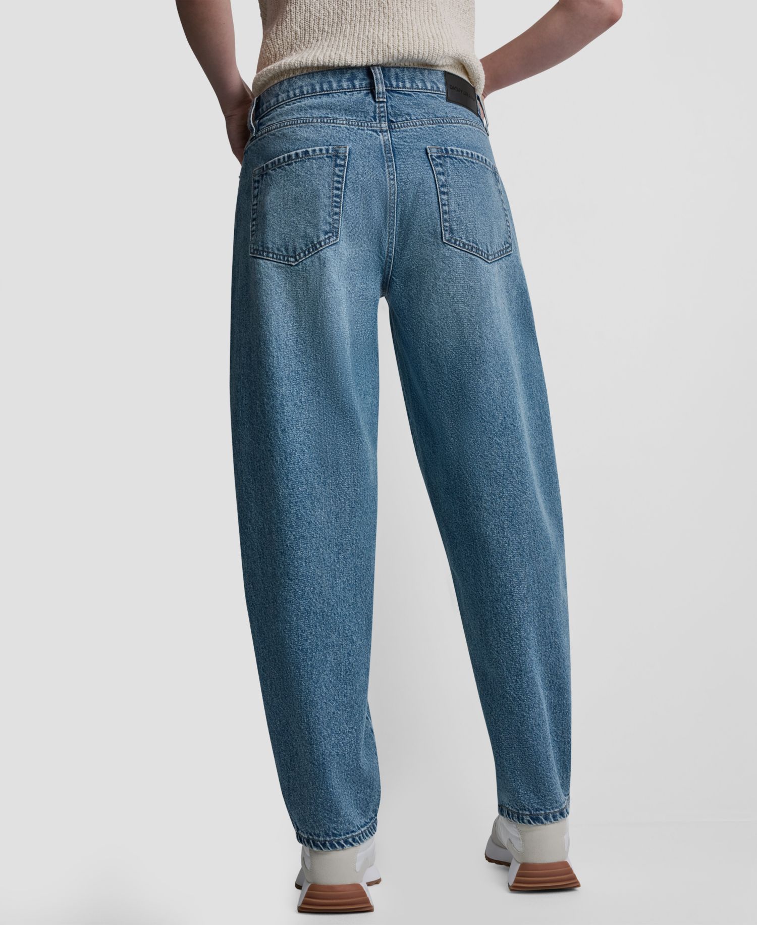 Women's Mid-Rise Barrel-Leg Cotton Jeans