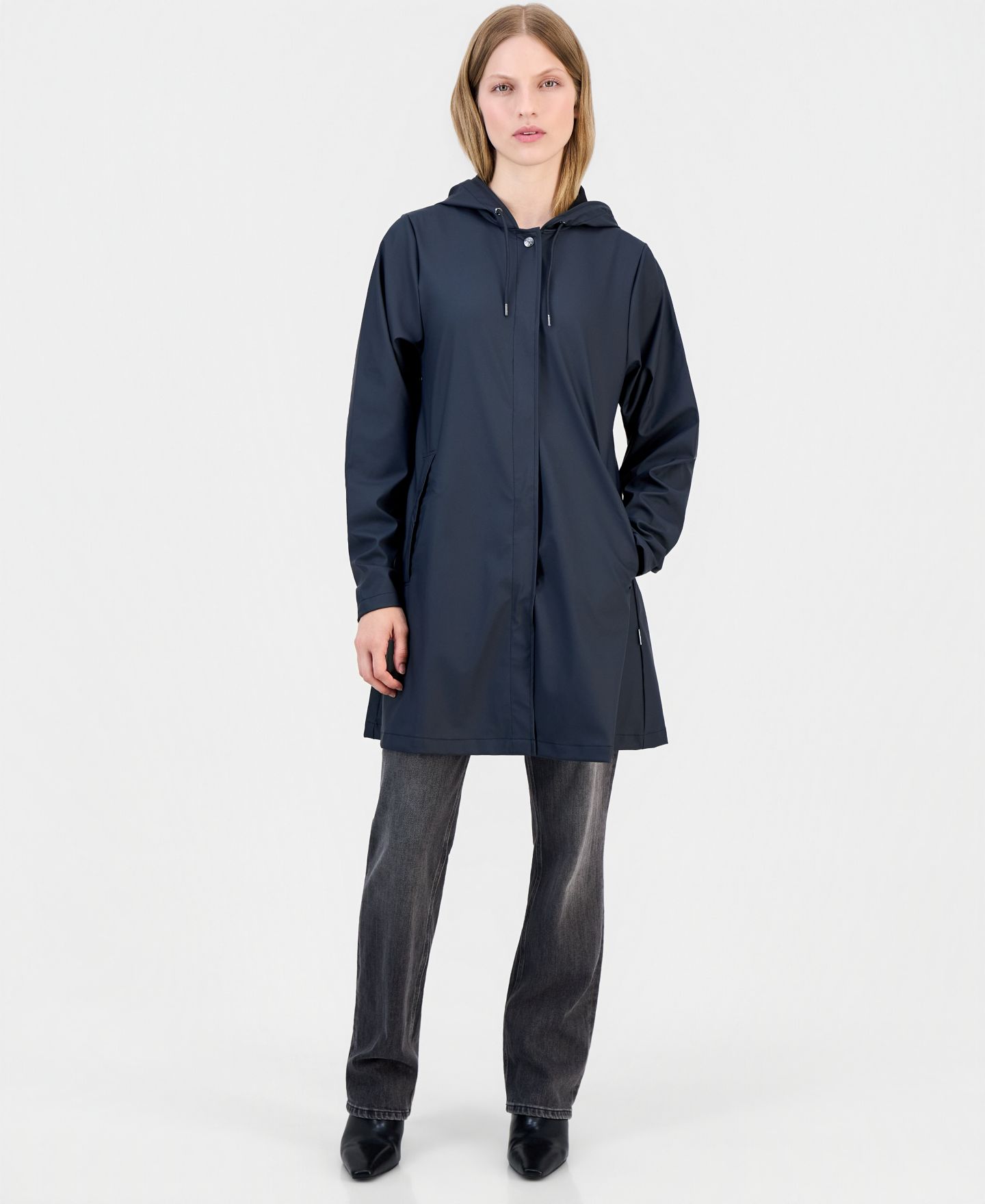 Женская куртка Rains Hooded A-Line Rain Jacket, цвет: Тёмно-синий — фото 3