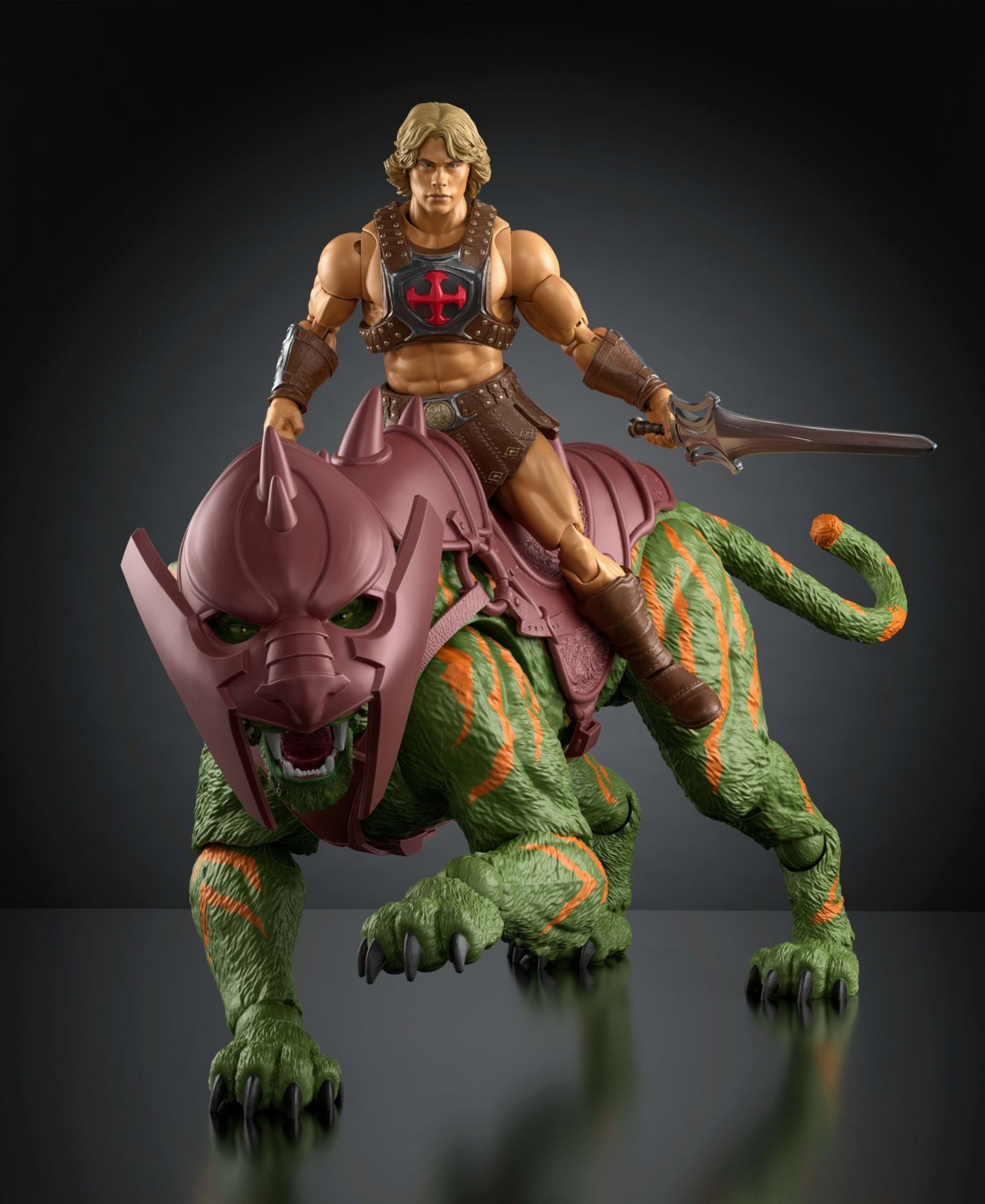 Детская фигурка Masters Of the Universe Battle Cat Movie-Accurate 6.5-Inch Scale Articulated-Jaw Action Figure, Ages 6+ — фото 3