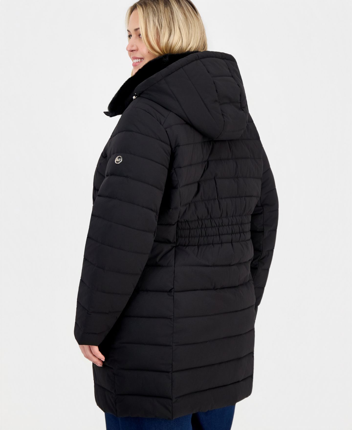 Женская куртка Michael Kors Plus Size Faux-Fur-Collar Hooded Packable Puffer Coat, Created for Macy's, цвет: Чёрный — фото 2