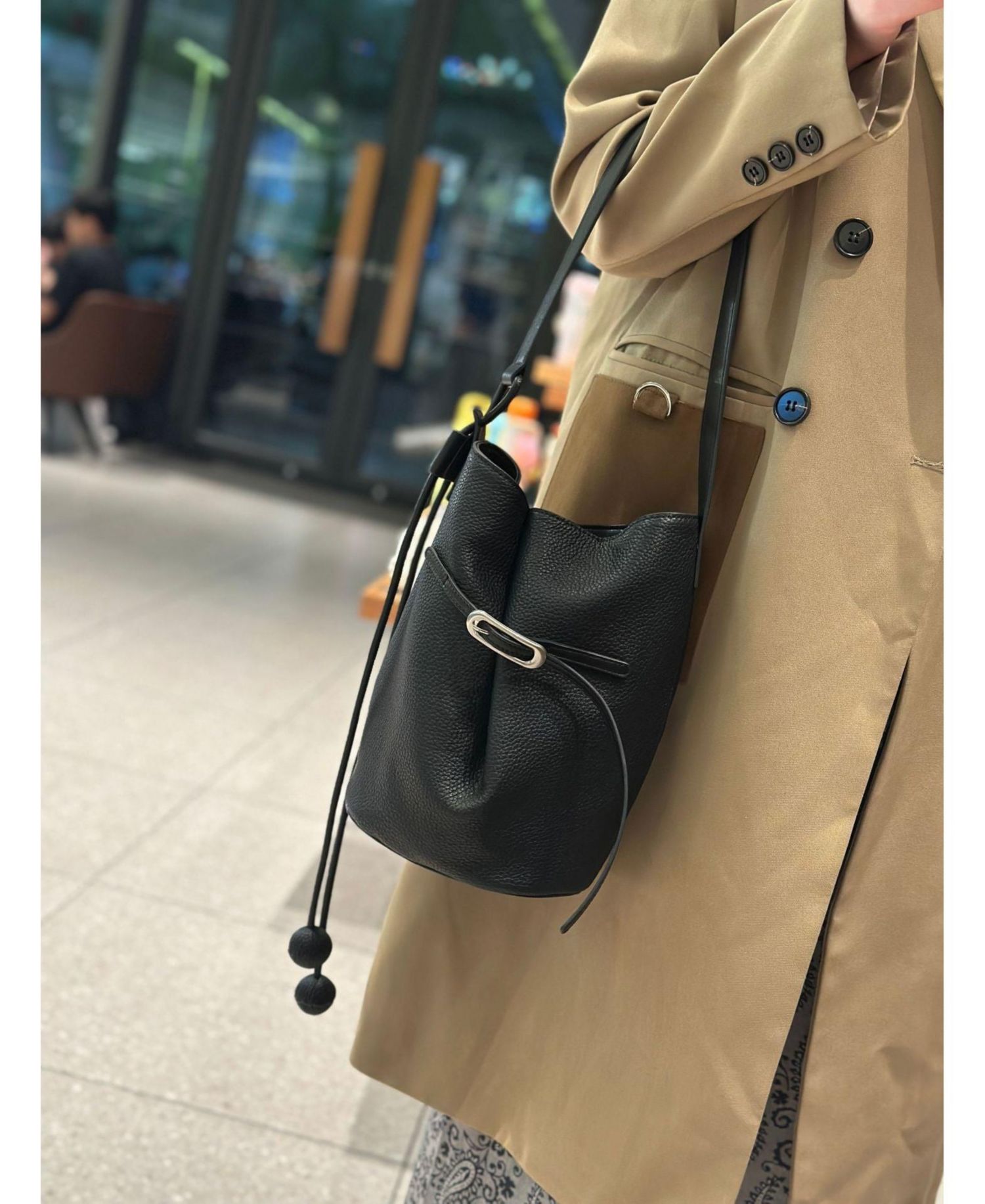 Solene Leather Bucket Bag Minimalist Shoulder Crossbody Purse