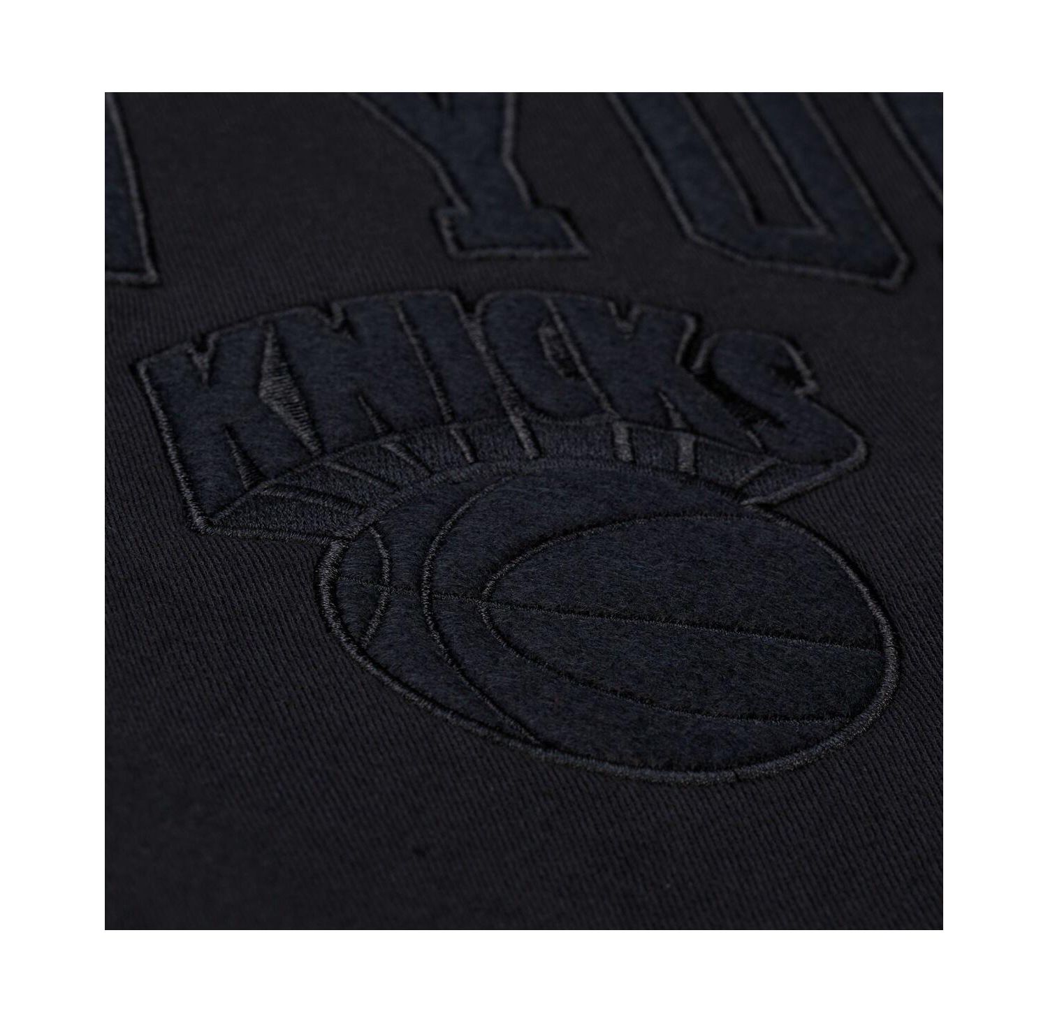 Men's Black New York Knicks Phantom Fleece Sweatshirt