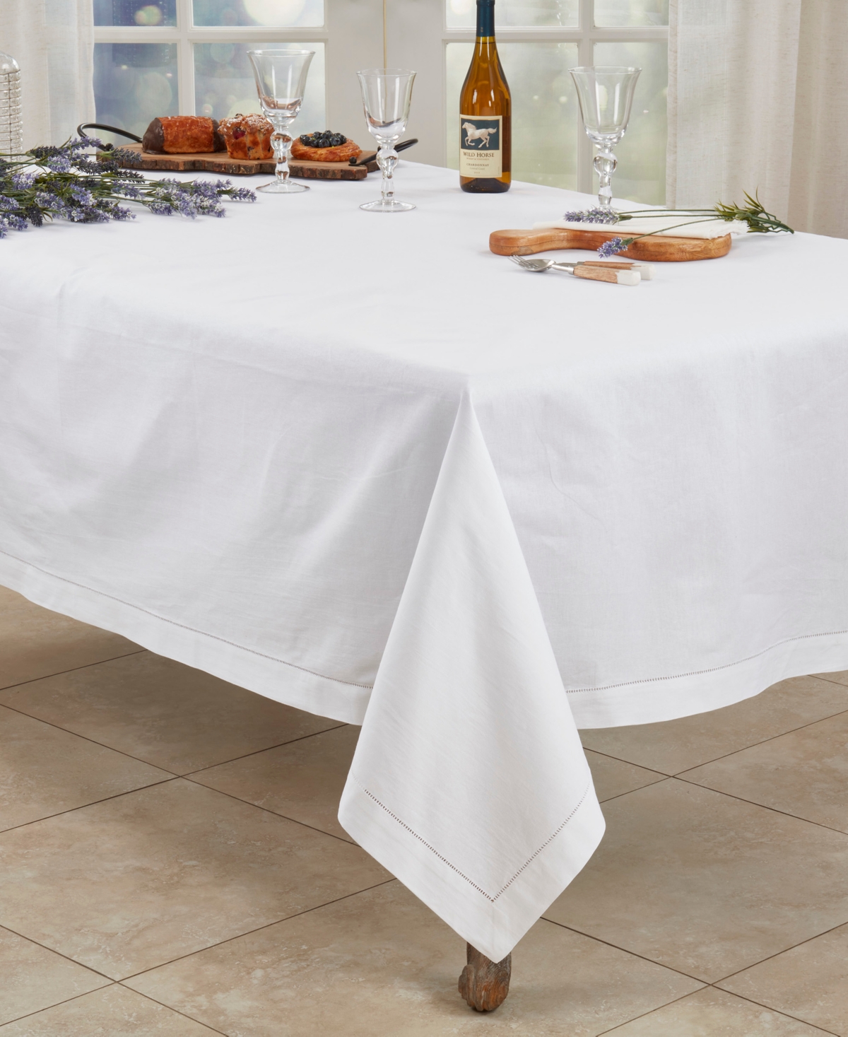 Saro Lifestyle Hemstitched Border Design Rochester Tablecloth, 70" x 104"