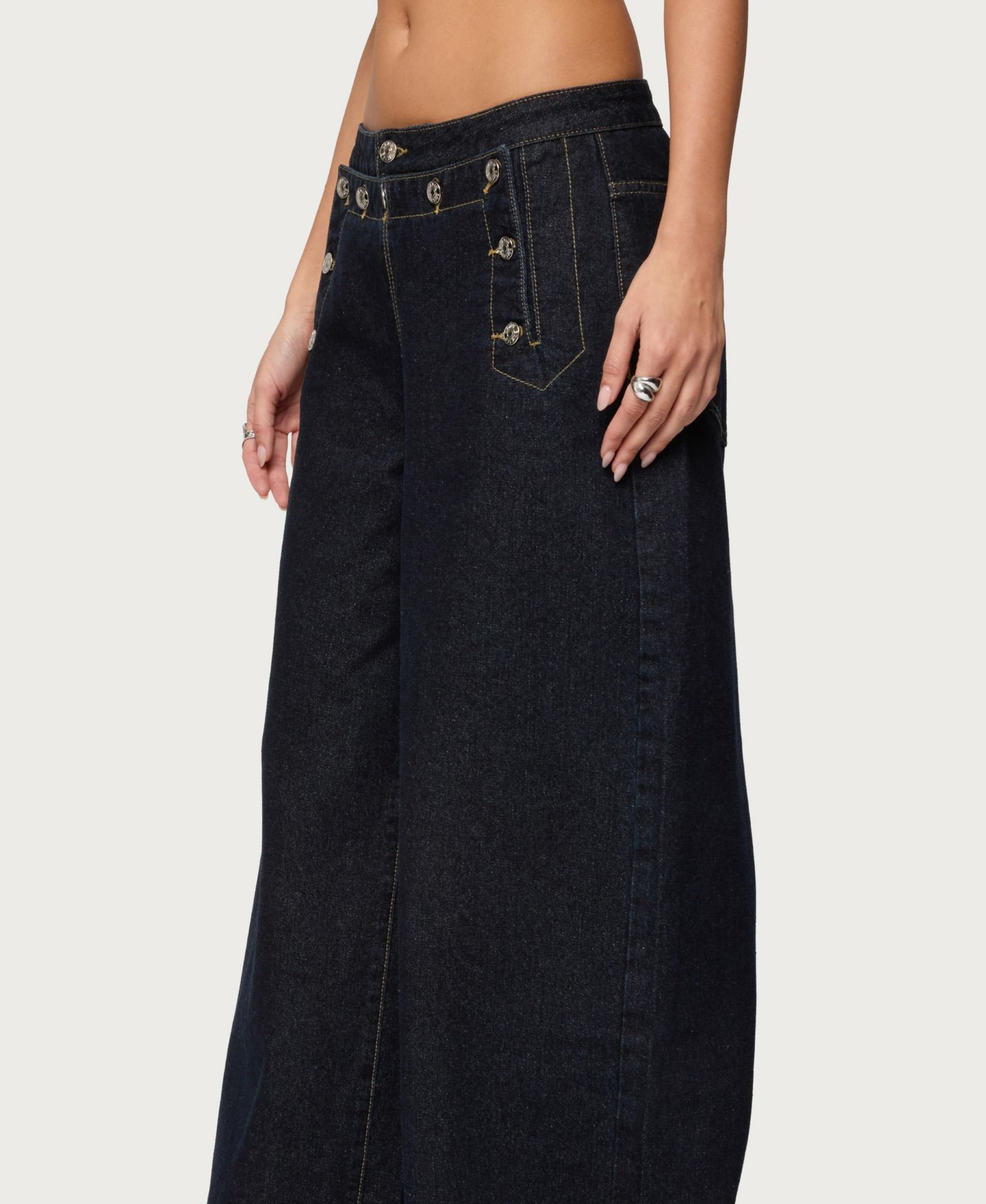 Women's Frida Buttoned Low Rise Baggy Jeans