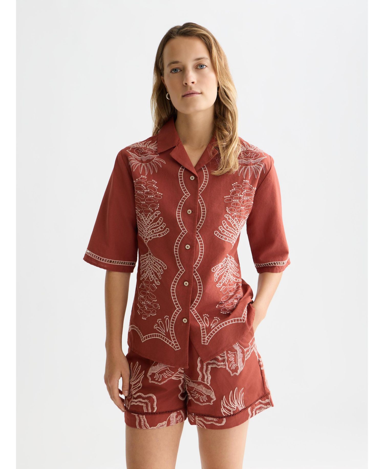 Women's Embroidered Short Sleeved Fitted Shirt