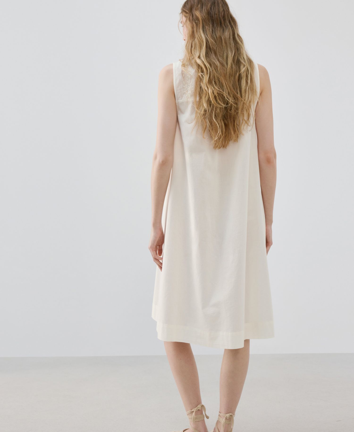 Women's Embroidered Detail Cotton Nightdress