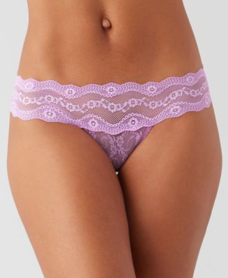 b.tempt'd Women's by Wacoal Lace Kiss Thong Underwear 970182