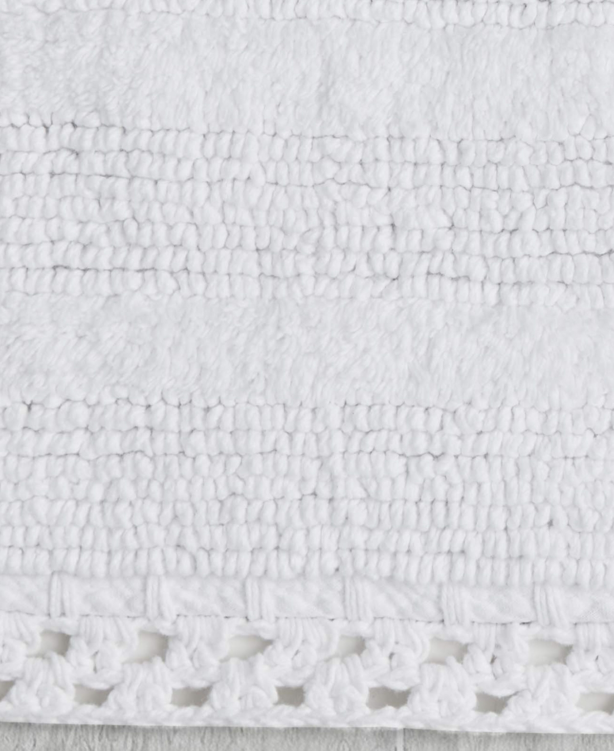 Laura Ashley Camilla Crochet Border Oval Bath Mat