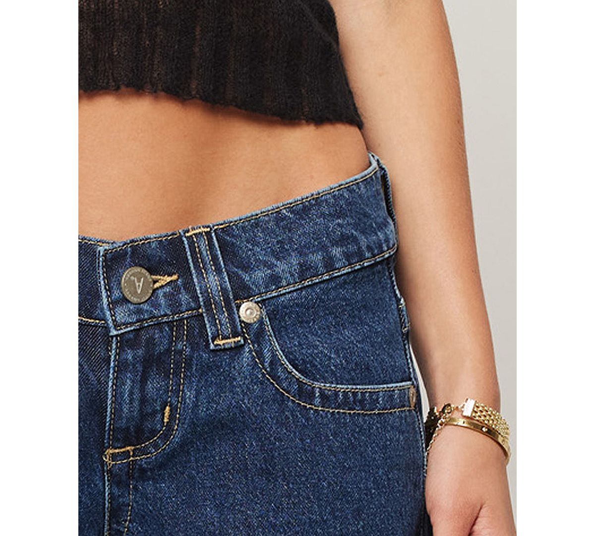 Abrand Women's 00 Tara Low-Rise Wide-Leg Jeans view 5 — MAYCSS fashion products